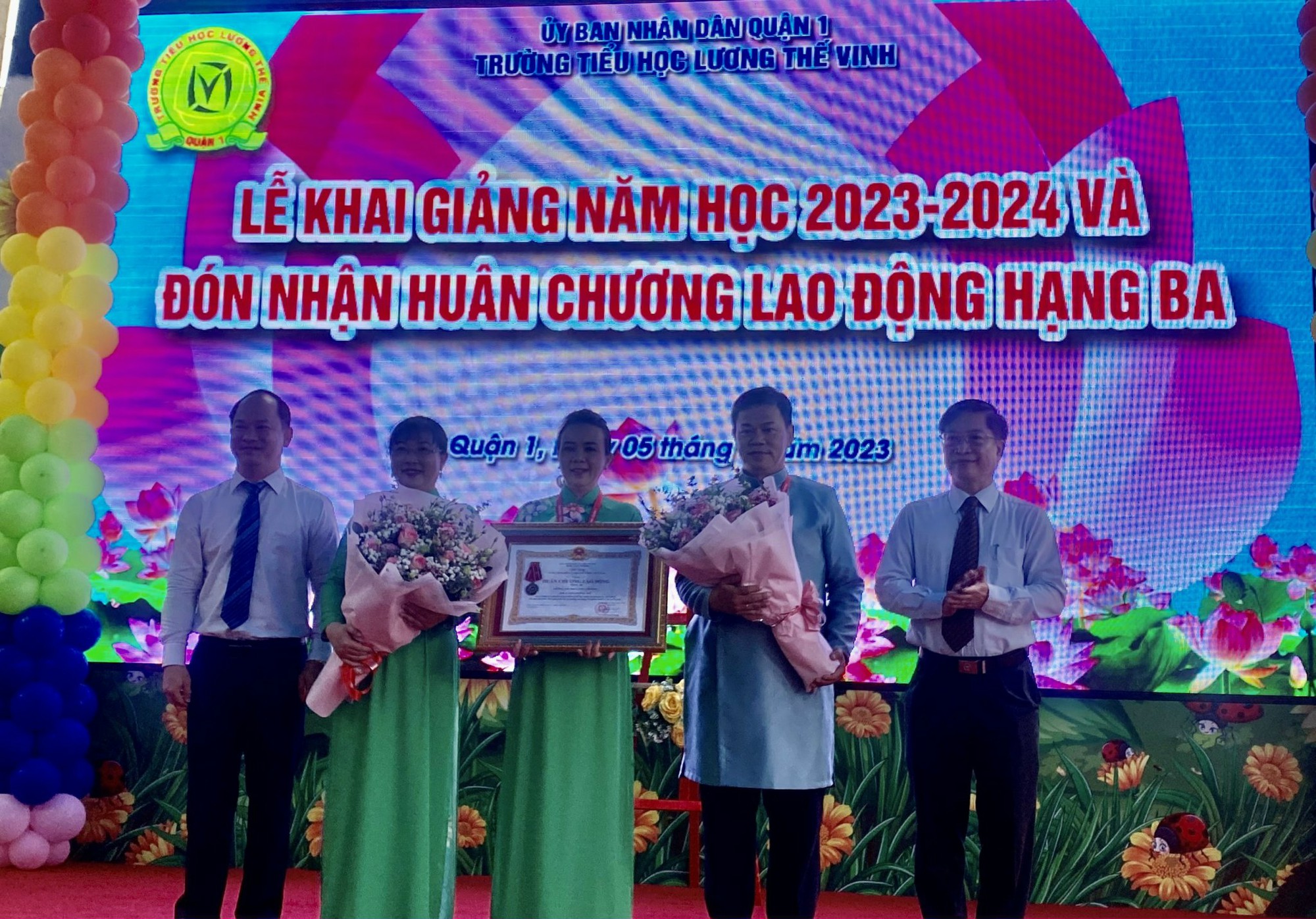 Trường Tiểu học Lương Thế Vinh đ&oacute;n nhận Hu&acirc;n chương, rộn r&agrave;ng khai giảng - Ảnh 5.