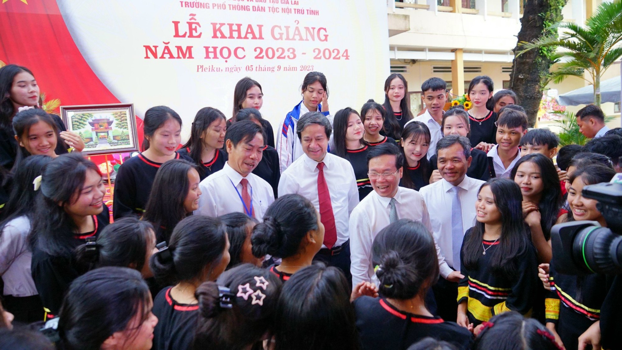 Chủ tịch nước Võ Văn Thưởng: Cần làm tốt công tác giáo dục cho người đồng bào dân tộc thiểu số - Ảnh 3.