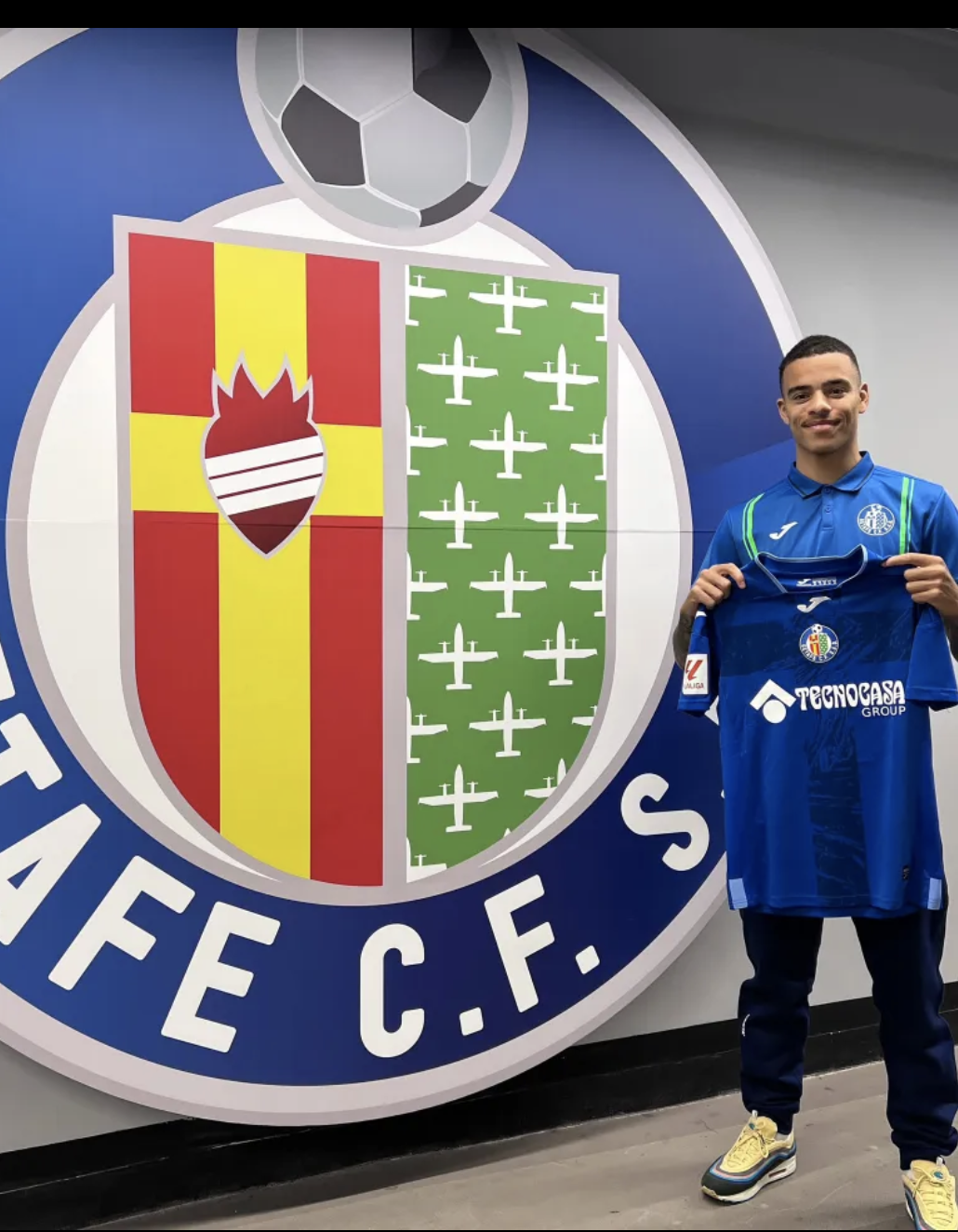 Mason Greenwood ch&agrave;o s&acirc;n Getafe, cổ động vi&ecirc;n h&aacute;o hức đ&oacute;n cựu tuyển thủ Anh - Ảnh 1.