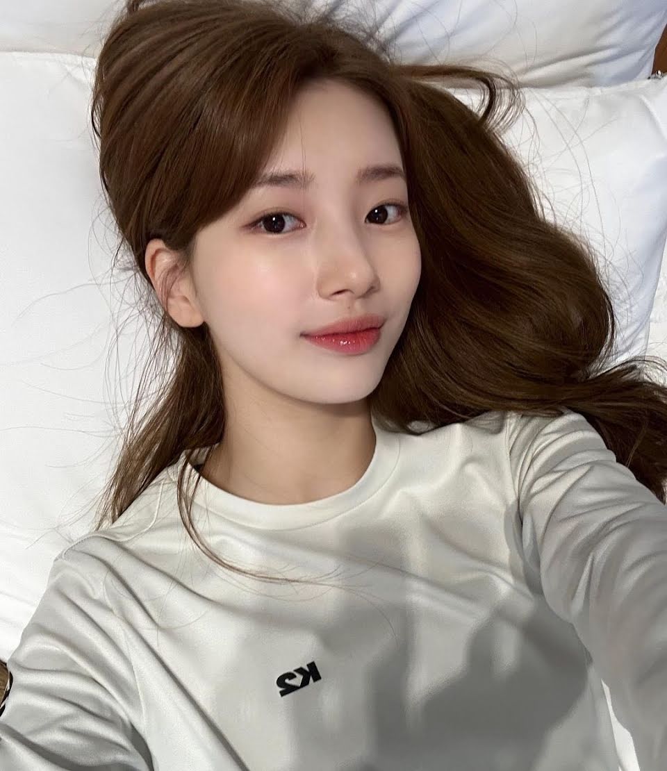 &ldquo;Mối t&igrave;nh đầu quốc d&acirc;n&rdquo; Suzy khiến mạng x&atilde; hội b&ugrave;ng nổ bằng một bức ảnh selfie - Ảnh 1.