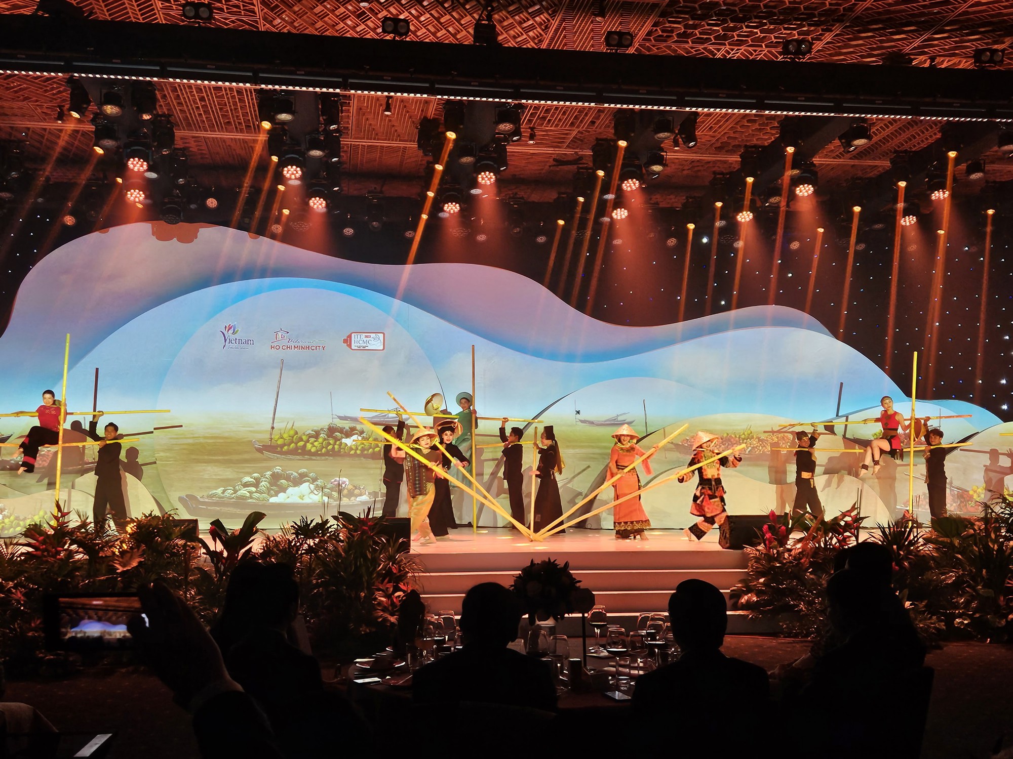 Gala "Đêm Việt Nam" quảng bá văn hóa, ẩm thực, nghệ thuật ở TP HCM