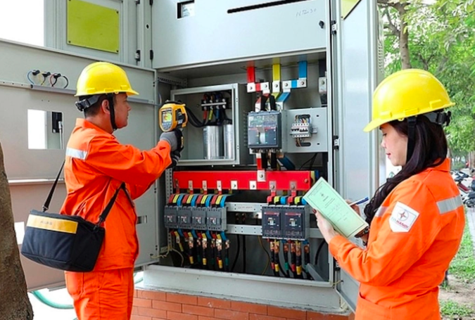 Vì sao giá điện phải "cõng" khoản lỗ của EVN?