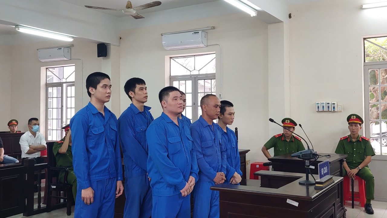 Chết tức tưởi sau khi bạn nhậu bị nghi "nhìn đểu"