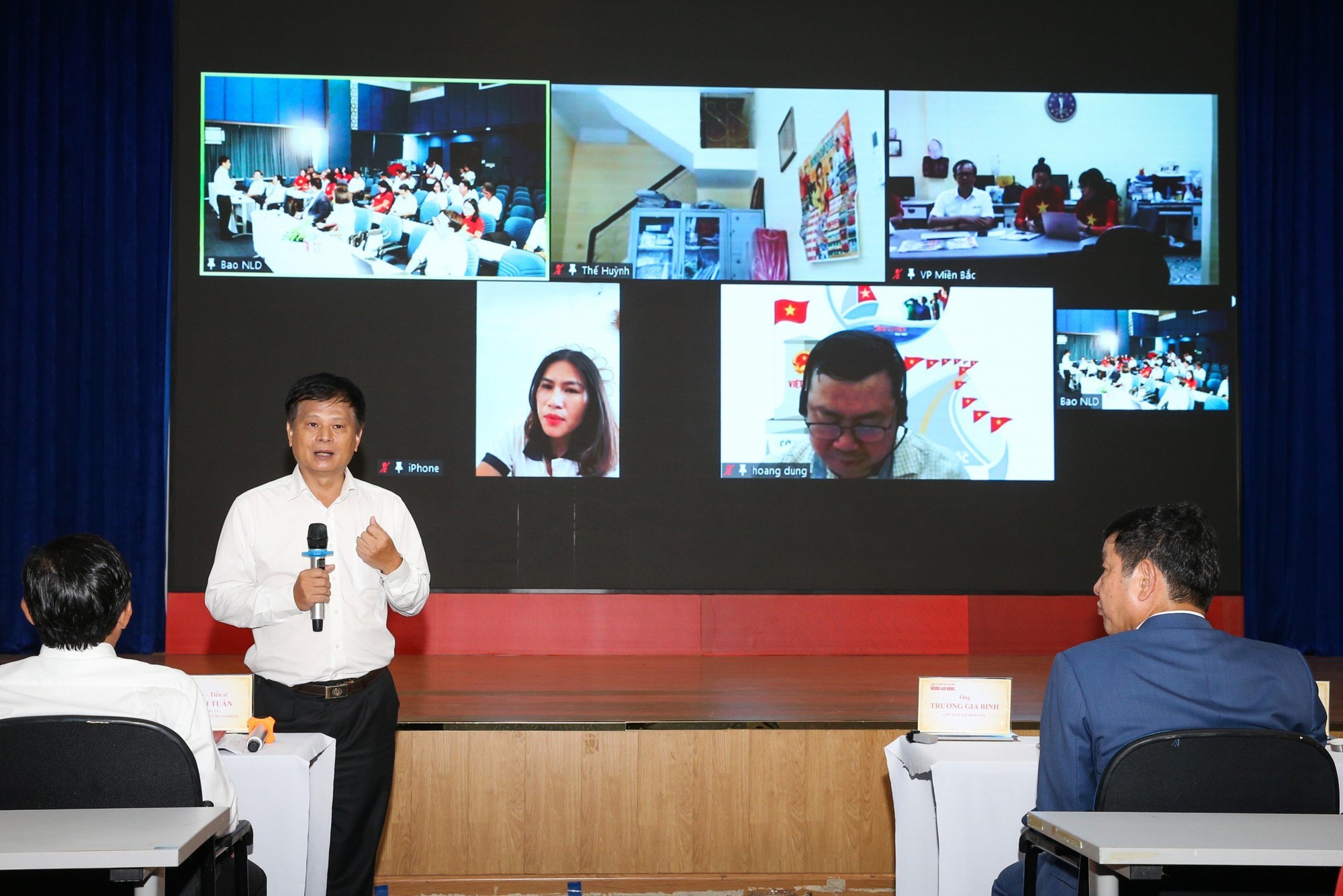 L&atilde;nh đạo Hội Nh&agrave; b&aacute;o Việt Nam v&agrave; Tập đo&agrave;n FPT thăm, l&agrave;m việc với B&aacute;o Người Lao Động - Ảnh 6.