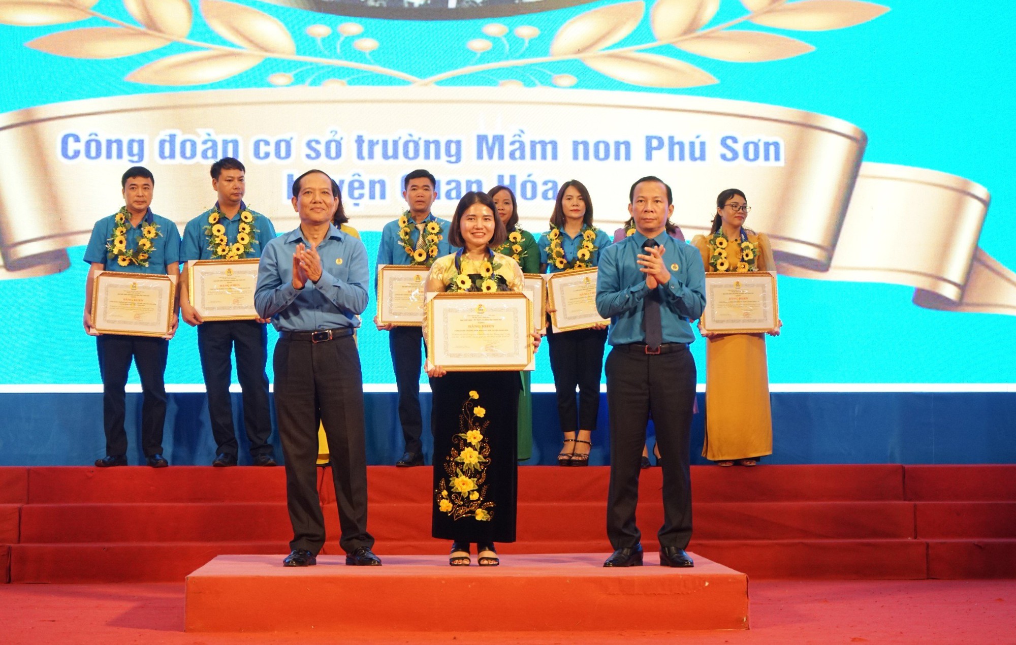 Chương tr&igrave;nh 1 triệu s&aacute;ng kiến: 247 tập thể, c&aacute; nh&acirc;n ở Thanh H&oacute;a được t&ocirc;n vinh - Ảnh 4.
