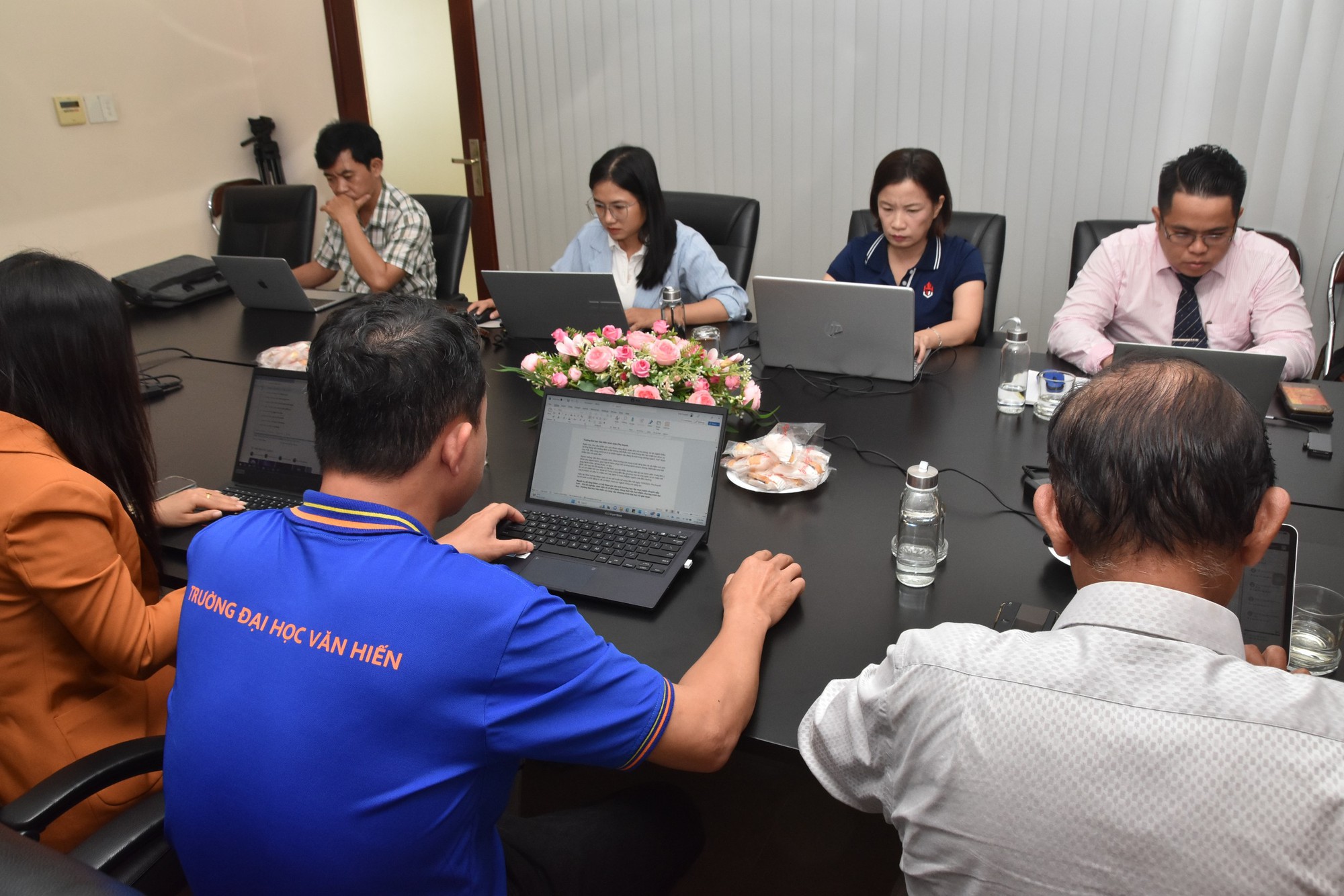 Tư vấn trực tuyến Cơ hội cuối xét tuyển vào ĐH, CĐ - Ảnh 1.