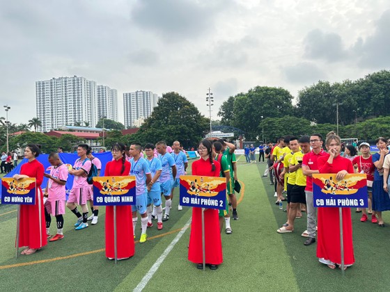 Khai mạc Giải v&ocirc; địch b&oacute;ng đ&aacute; c&ocirc;ng nh&acirc;n to&agrave;n quốc 2023 - Ảnh 2.