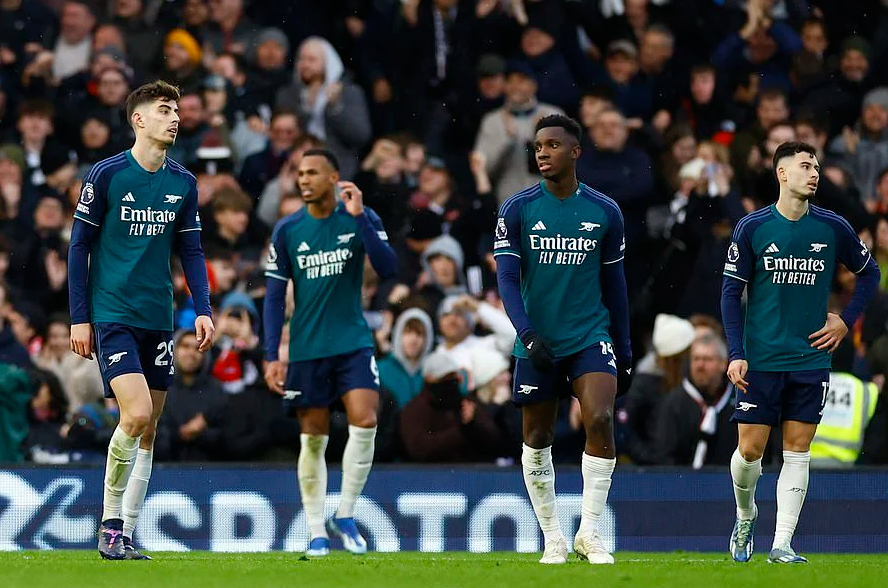 Tr&igrave;nh diễn tệ hại, Arsenal c&oacute; c&ograve;n cơ hội đua v&ocirc; địch?- Ảnh 3.