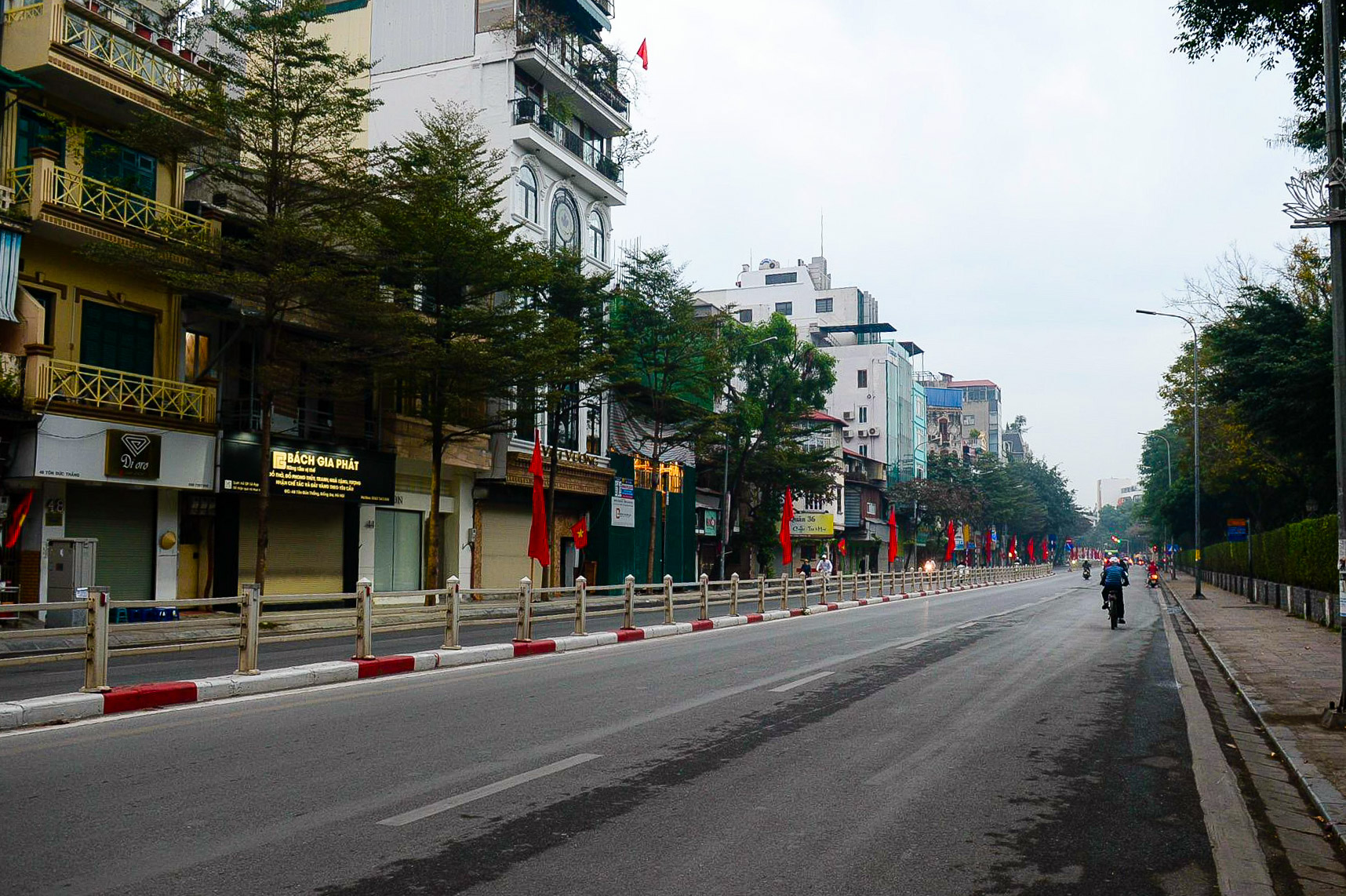 Phố phường H&agrave; Nội y&ecirc;n b&igrave;nh ng&agrave;y đầu năm mới 2024- Ảnh 7.