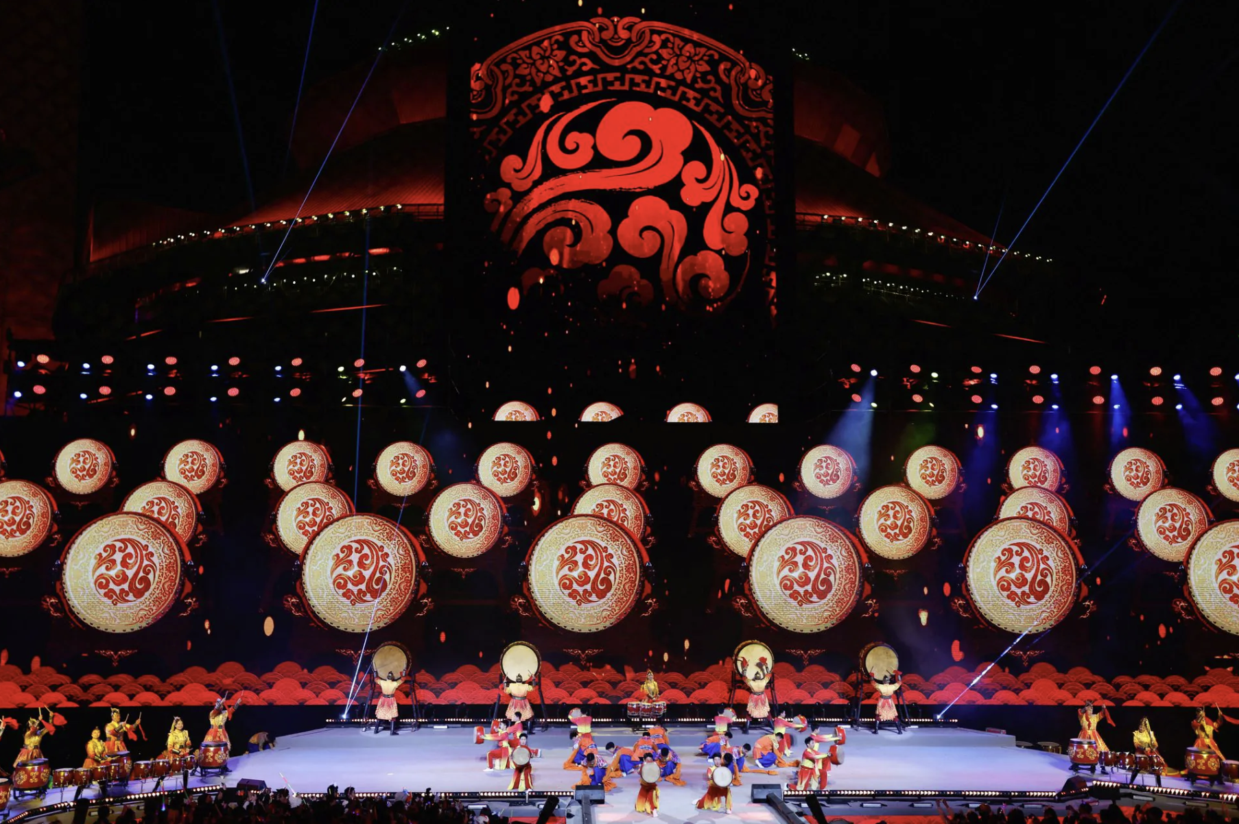 Ch&acirc;u &Acirc;u, ch&acirc;u &Aacute; s&aacute;ng rực ph&aacute;o hoa đ&oacute;n năm 2024- Ảnh 5.