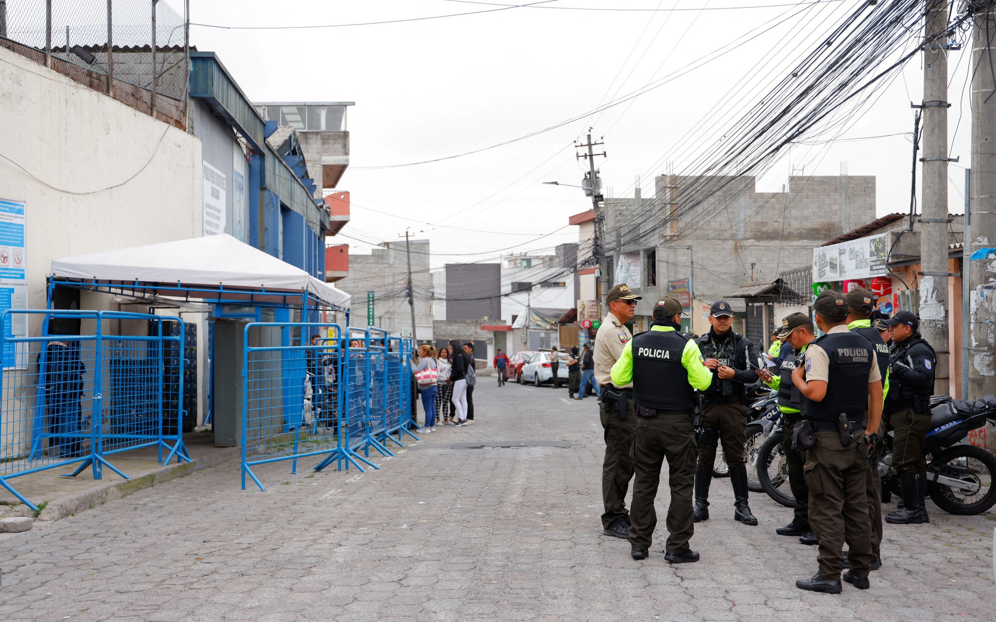 Bạo lực bùng phát ở Ecuador