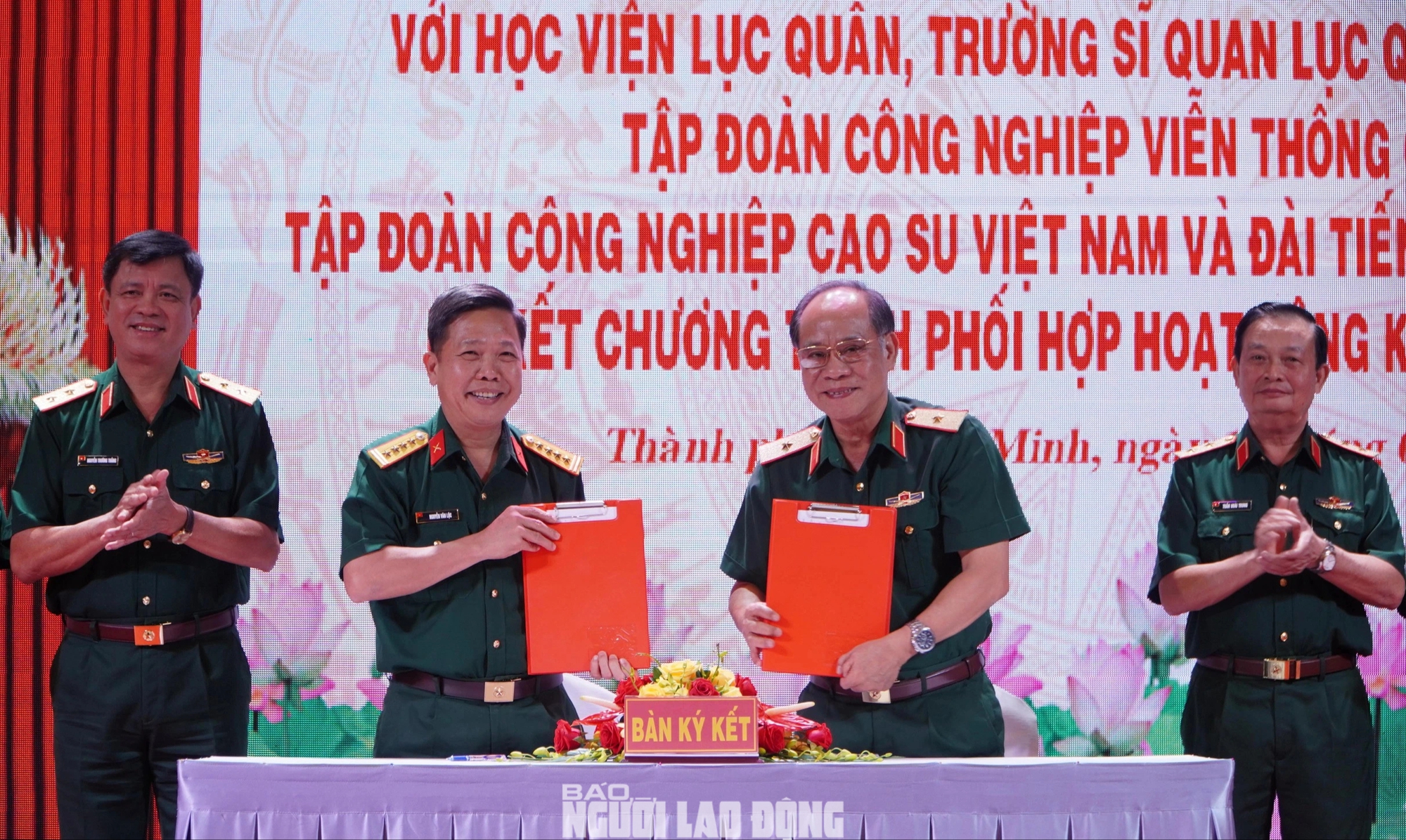 Qu&acirc;n khu 7 tăng cường hoạt động kết nghĩa với nhiều đơn vị- Ảnh 2.