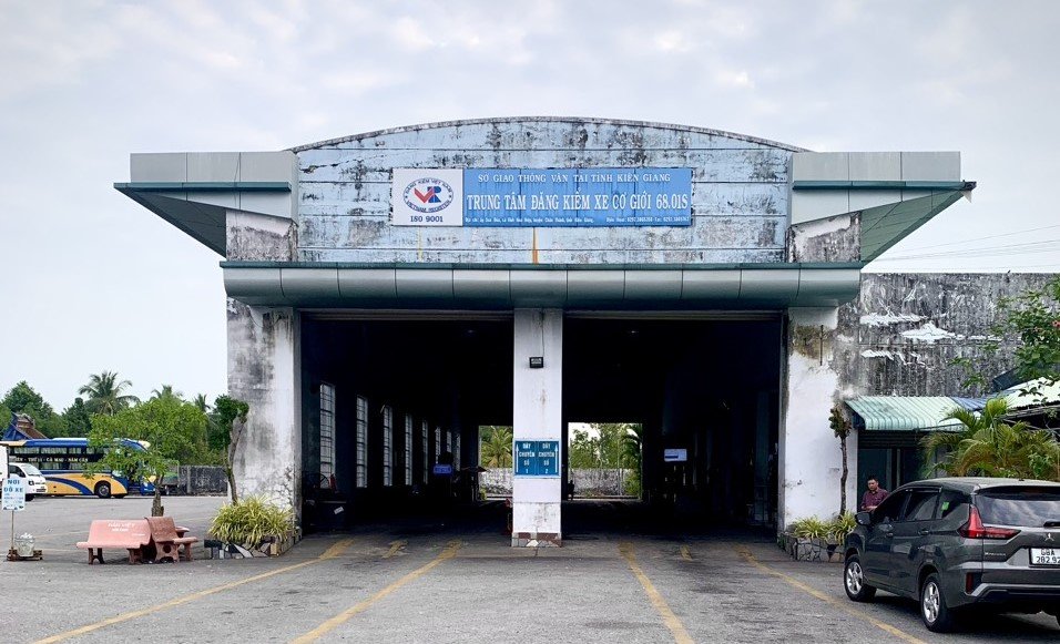 Nhận hối lộ, gi&aacute;m đốc trung t&acirc;m đăng kiểm ở Ki&ecirc;n Giang bị bắt- Ảnh 2.