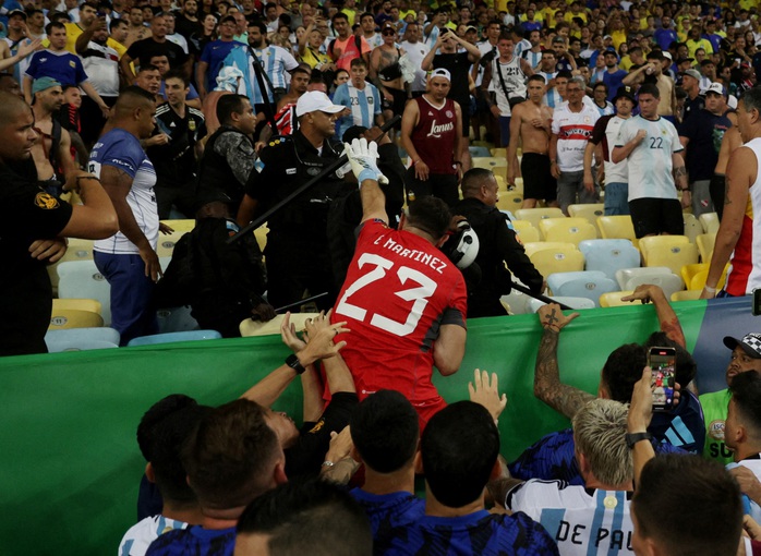 FIFA ra án phạt với tuyển Argentina và Brazil- Ảnh 1.
