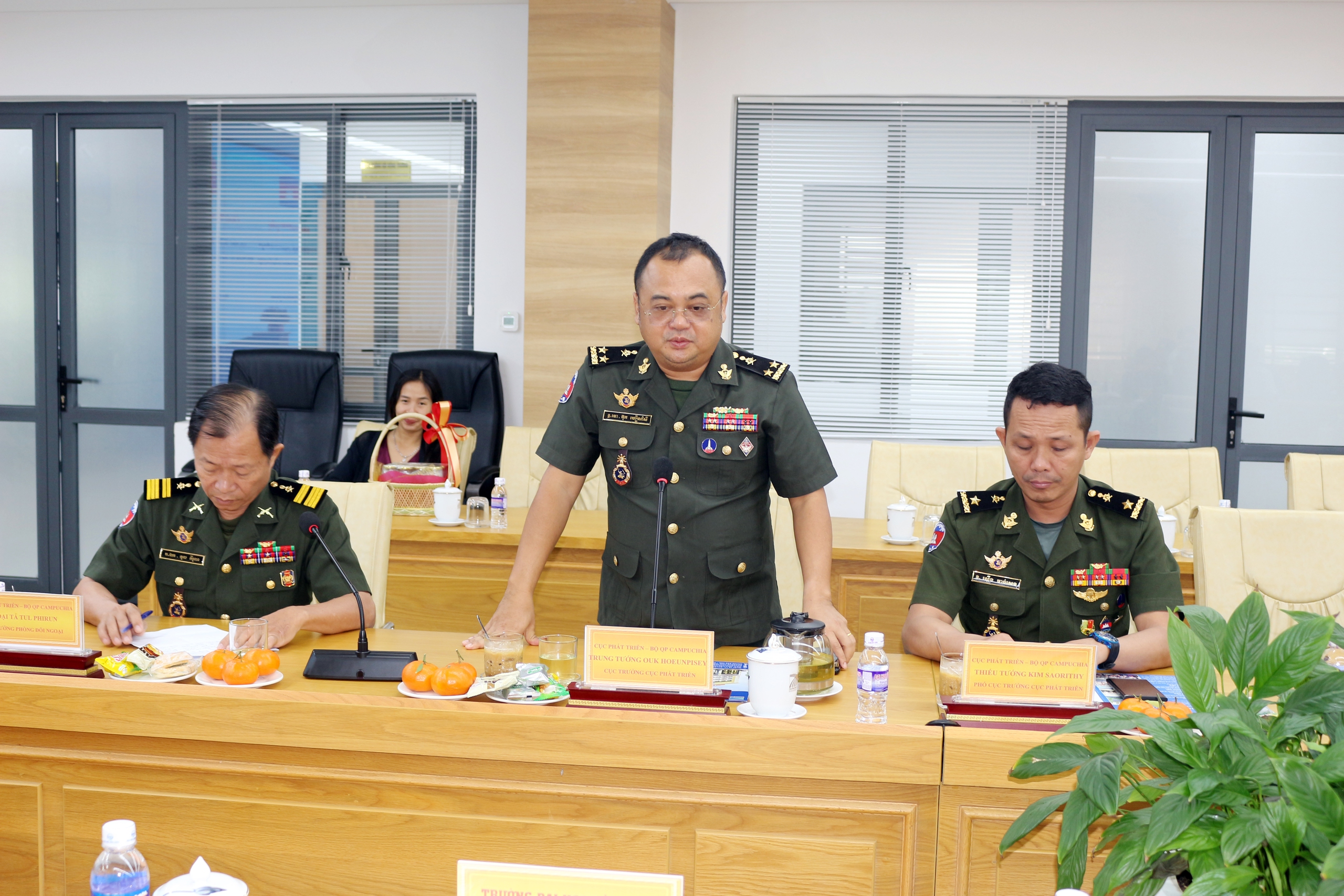 Cục Phát triển của Campuchia thăm và chúc Tết Trường ĐH Cửu Long- Ảnh 4.