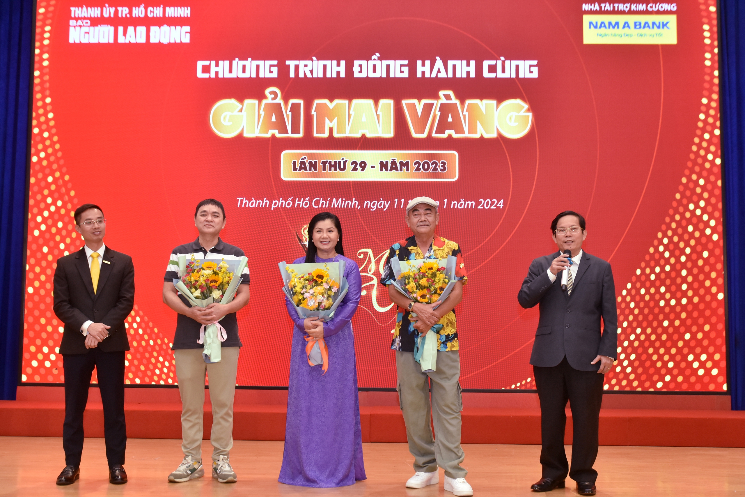Cuộc hội ngộ đầy ý nghĩa- Ảnh 1.