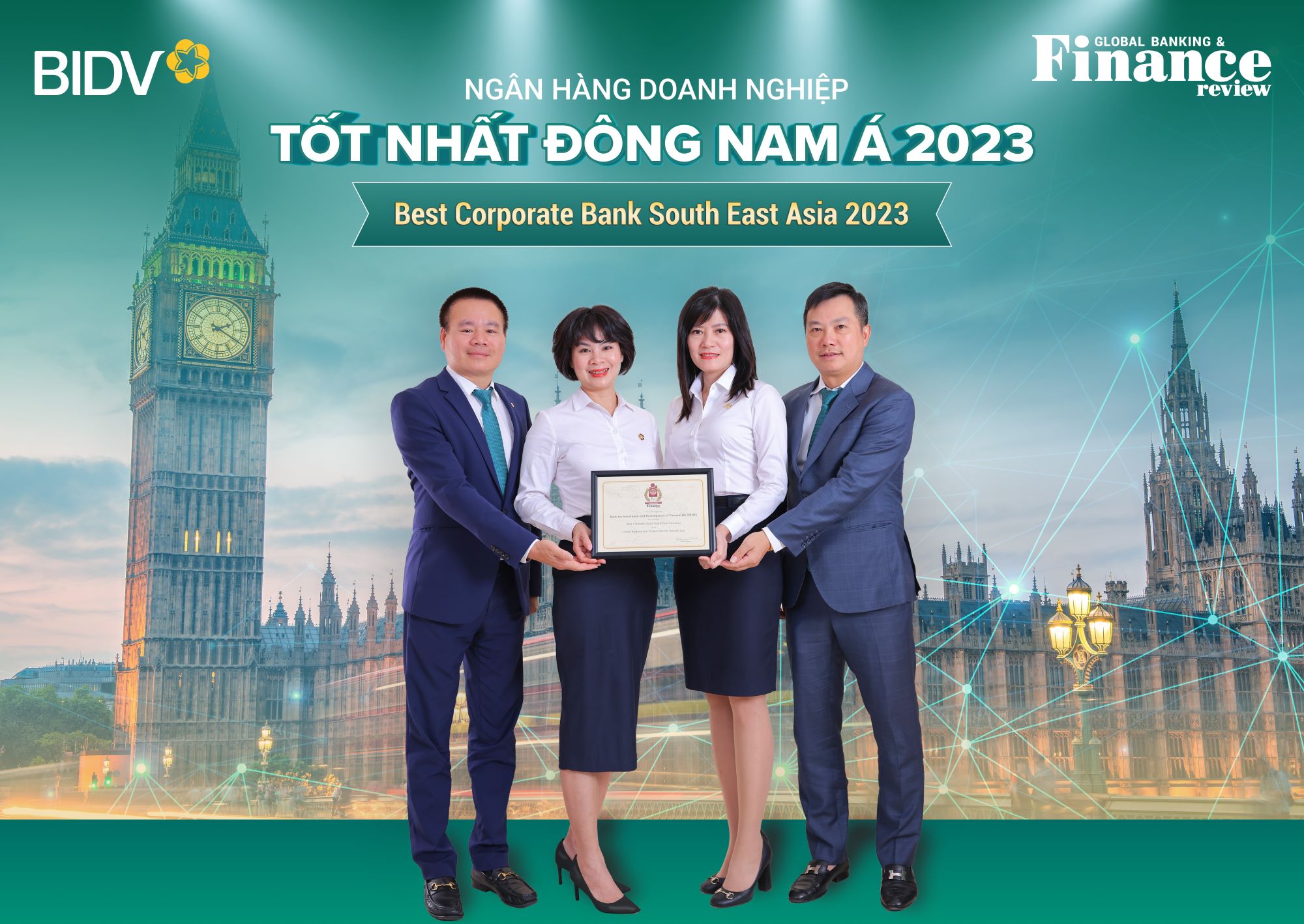 Đại diện BIDV nhận giải thưởng "Ngân hàng Doanh nghiệp tốt nhất Đông Nam Á năm 2023"