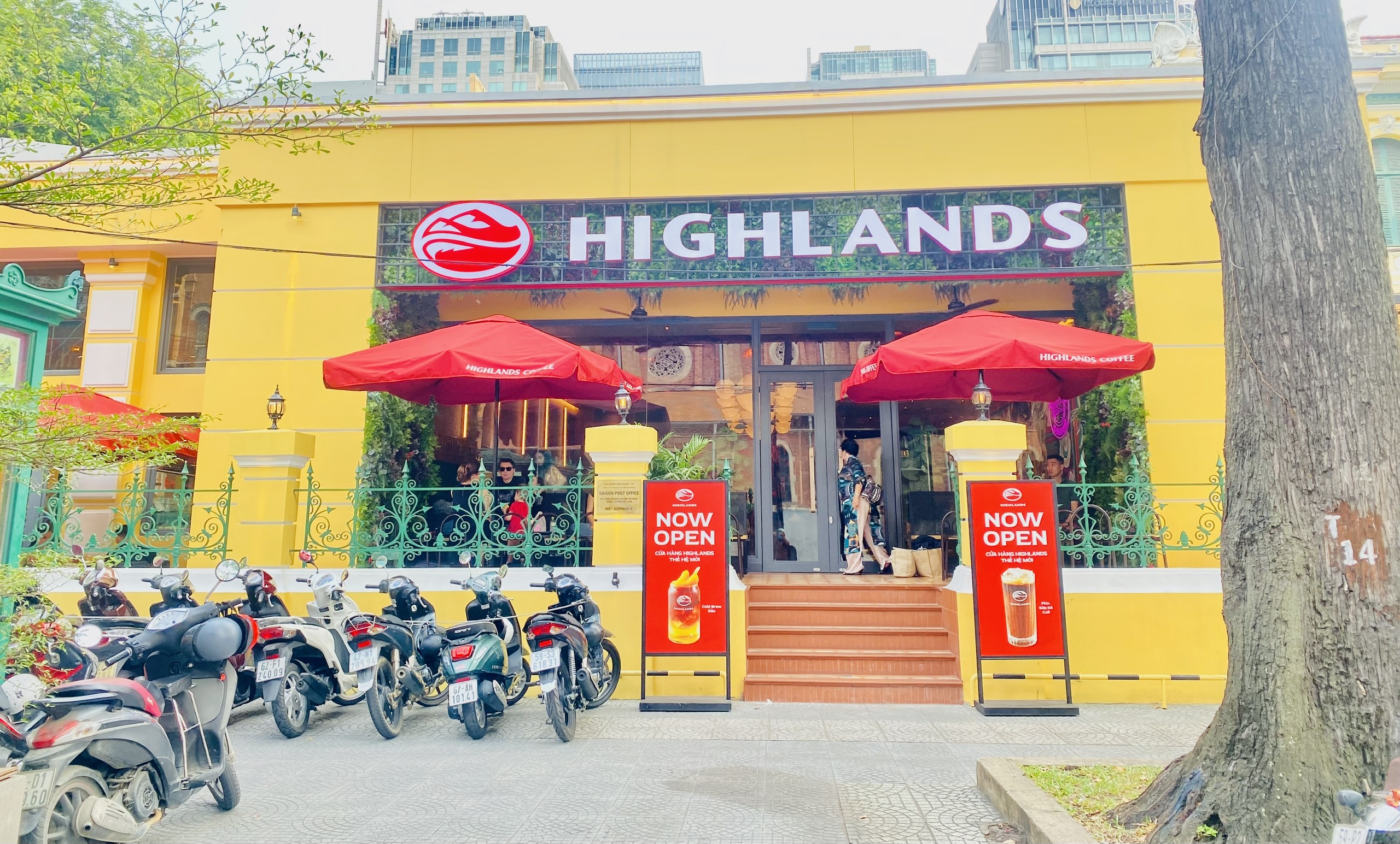 Chuỗi cà phê đua nhau "giành" đất vàng ở trung tâm TP HCM dịp cuối năm- Ảnh 5.