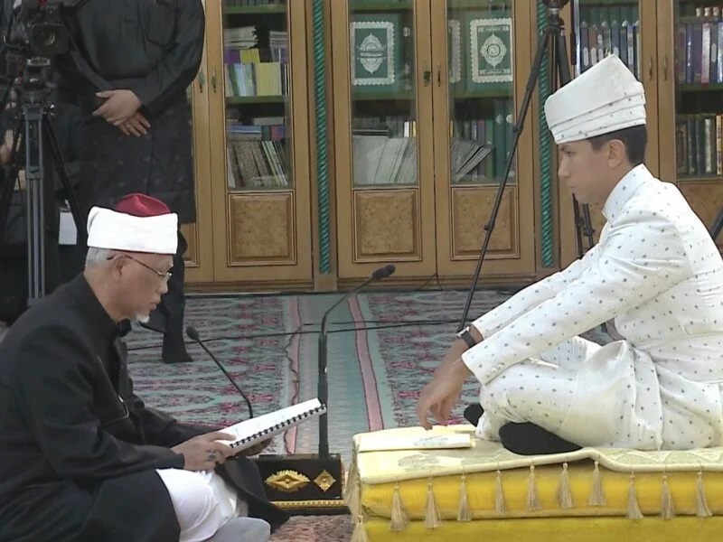 Lễ cưới theo đạo Hồi chỉ dành cho nam giới của Hoàng tử Abdul Mateen ngày 11-1. Ảnh: arfdy12/X