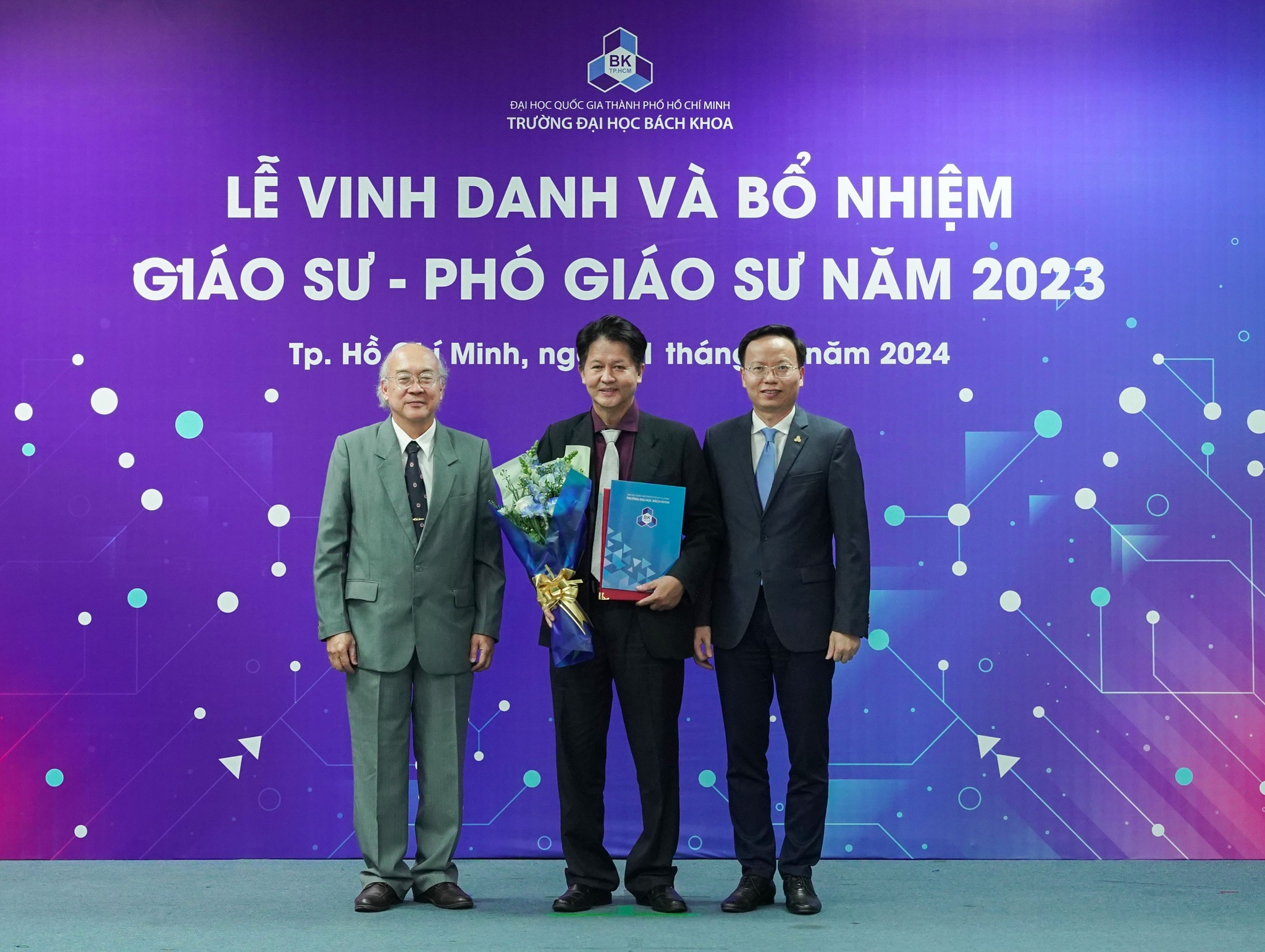 Trường ĐH Bách khoa vinh danh, bổ nhiệm 13 giáo sư, phó giáo sư- Ảnh 1.