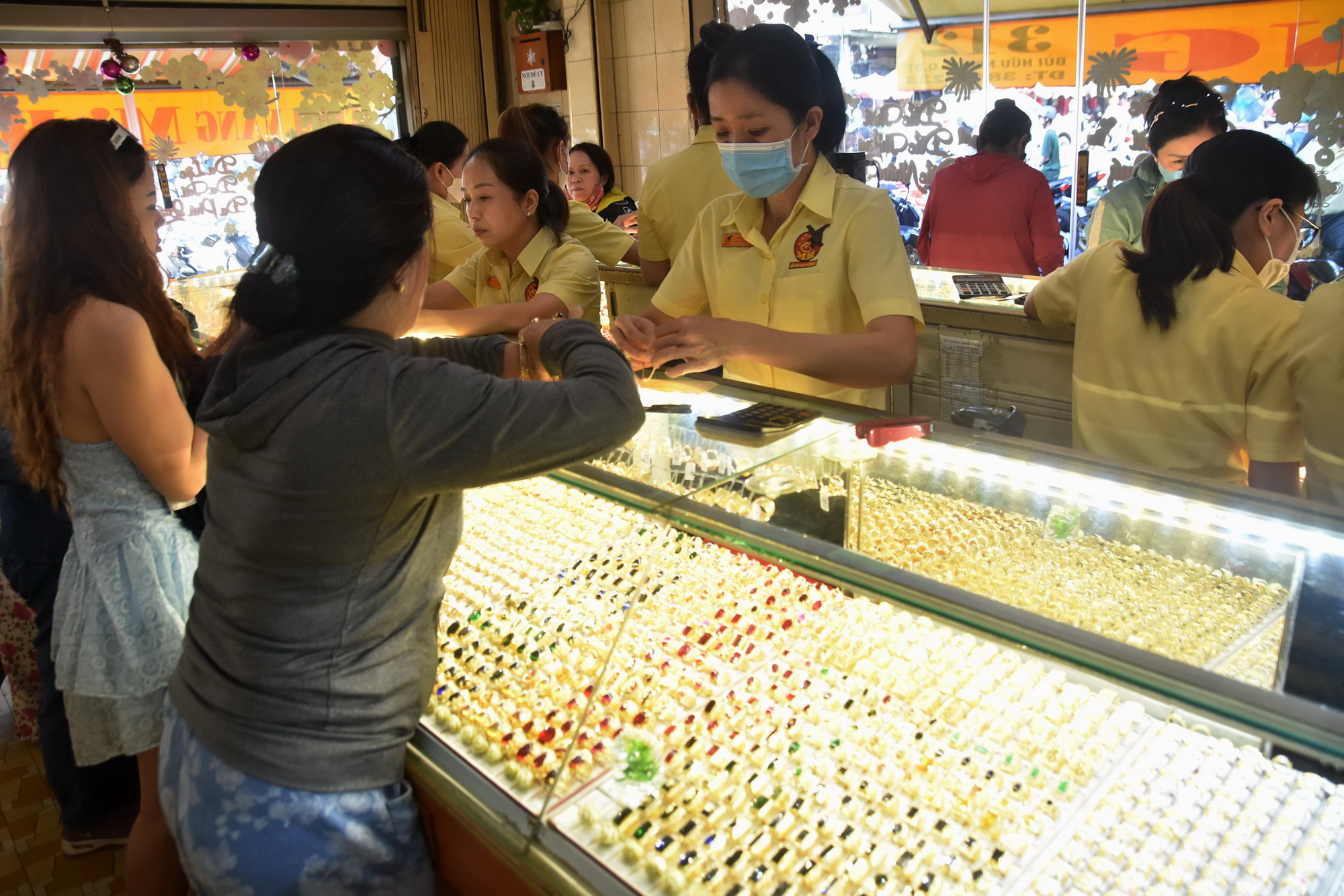 Gi&aacute; v&agrave;ng h&ocirc;m nay, 12-1: Tăng mạnh, lạm ph&aacute;t tại Mỹ n&oacute;ng l&ecirc;n- Ảnh 1.