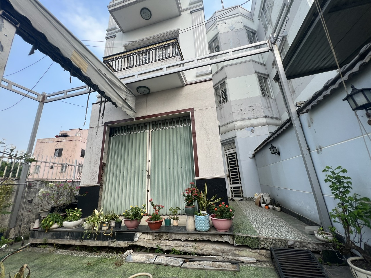Cận cảnh nhà bị xé đôi tường, sụt lún do thi công cống thoát nước ở TP Thủ Dầu Một- Ảnh 4.