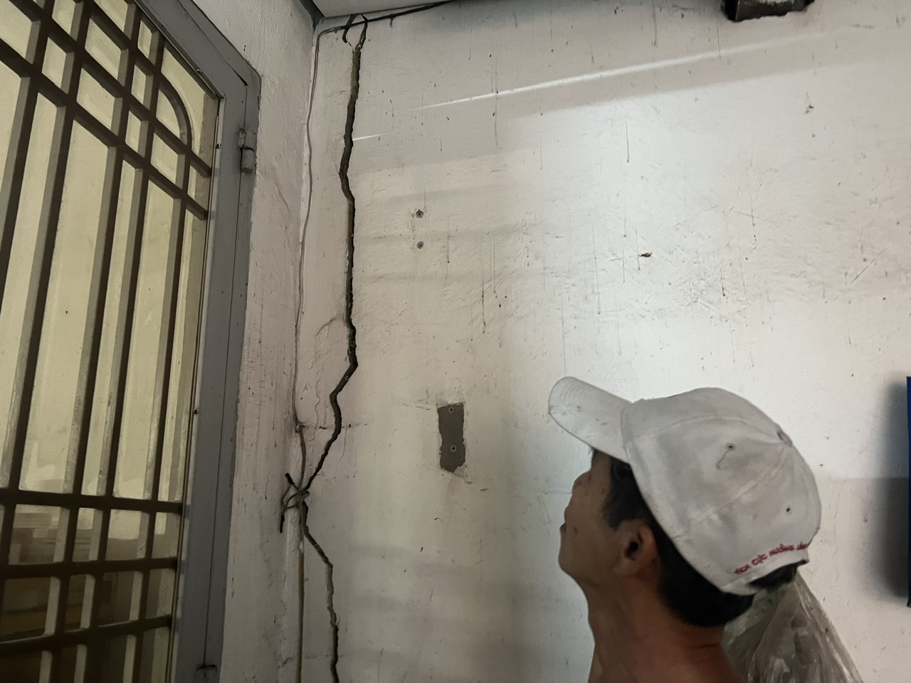 Dự &aacute;n tho&aacute;t nước l&agrave;m sụt l&uacute;n 14 nh&agrave; d&acirc;n: Chủ đầu tư đ&atilde; lường trước?- Ảnh 2.