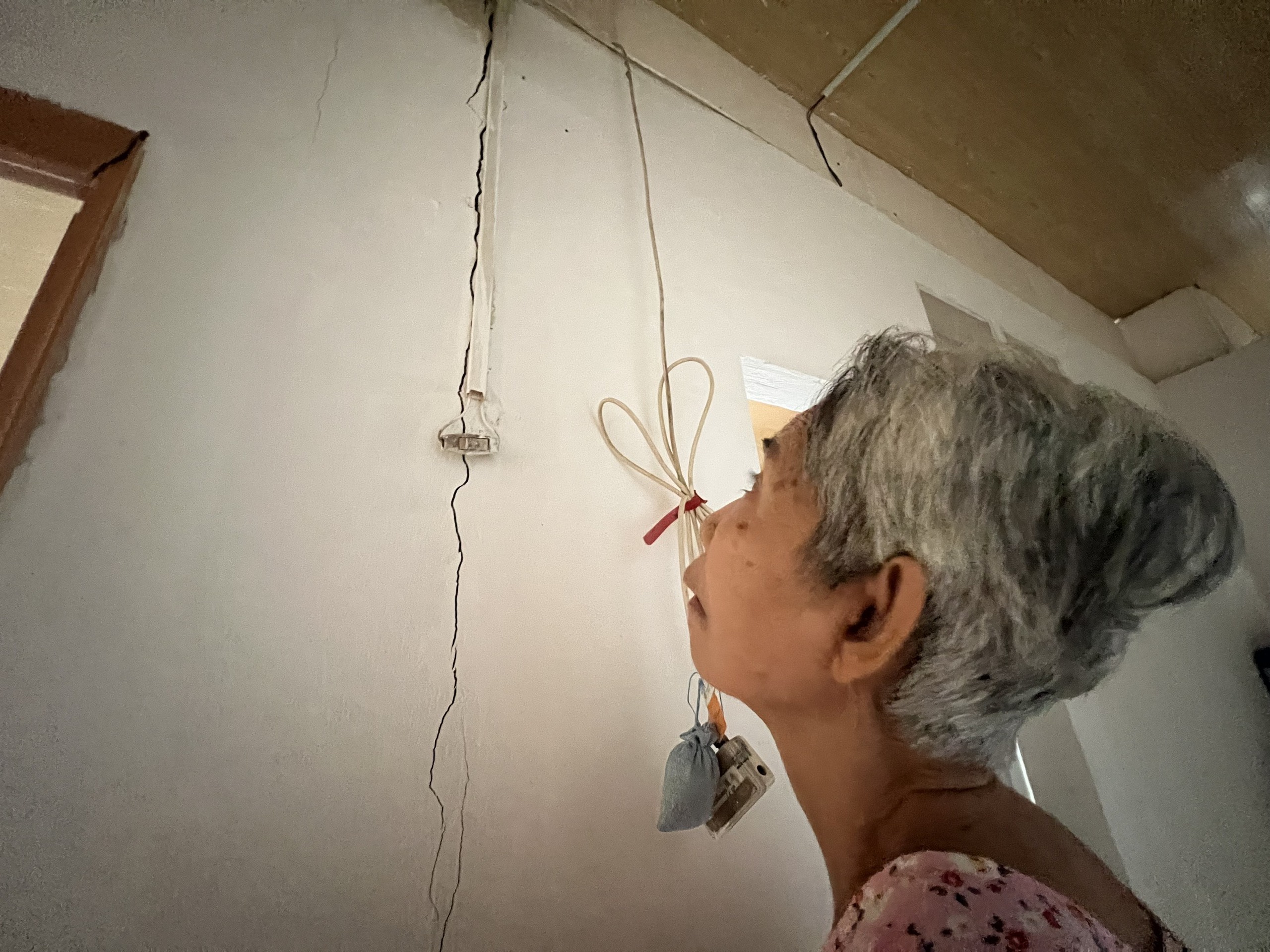 Tường nhà dân bị nứt khi thực hiện dự án cống thoát nước