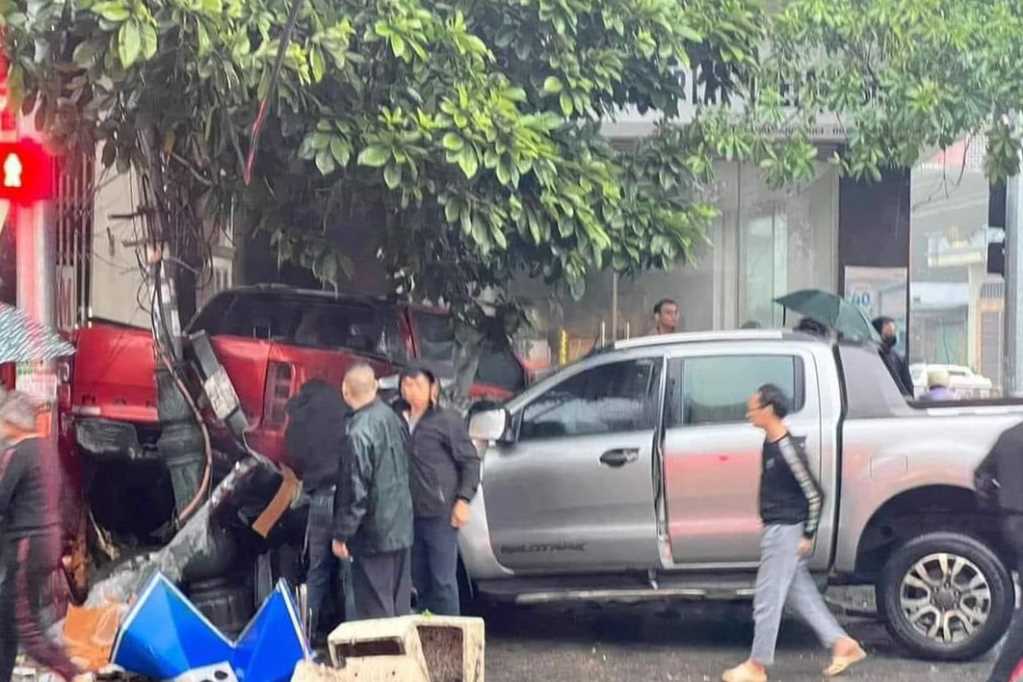 TNGT đặc biệt nghi&ecirc;m trọng khiến 3 người tử vong tại chỗ- Ảnh 1.