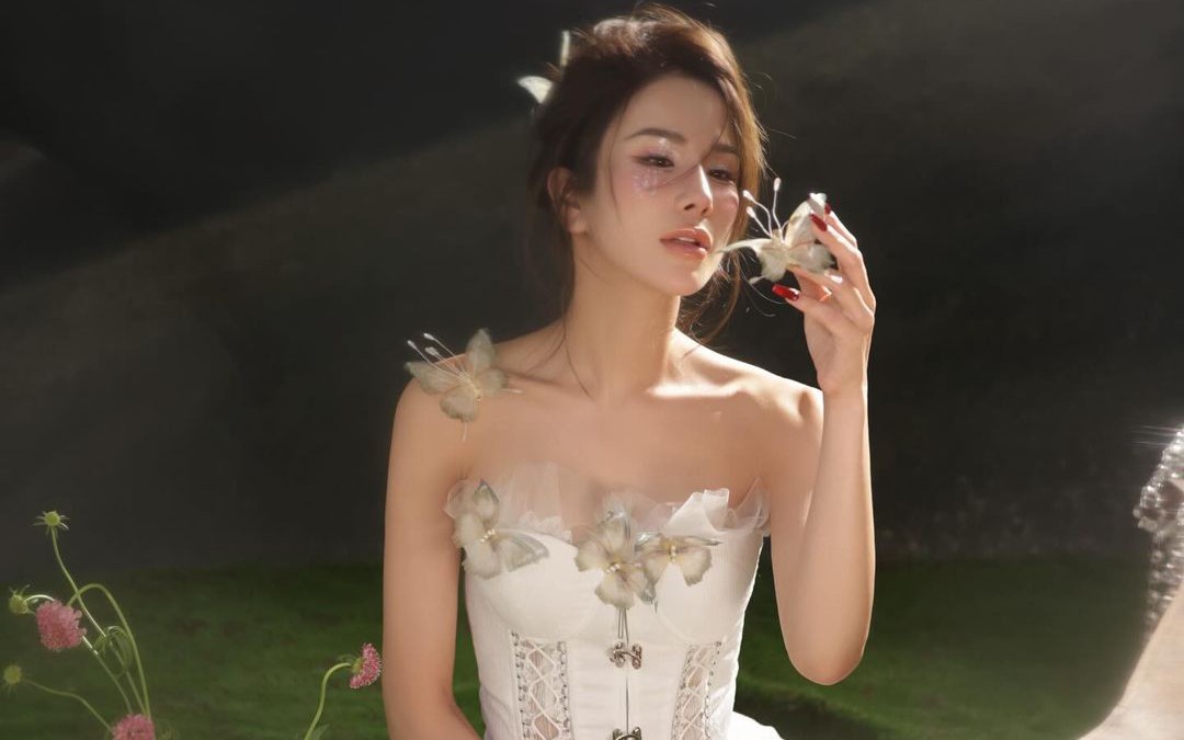 Showbiz Việt: Hậu tan vỡ, loạt mỹ nhân khoe sắc rạng ngời!