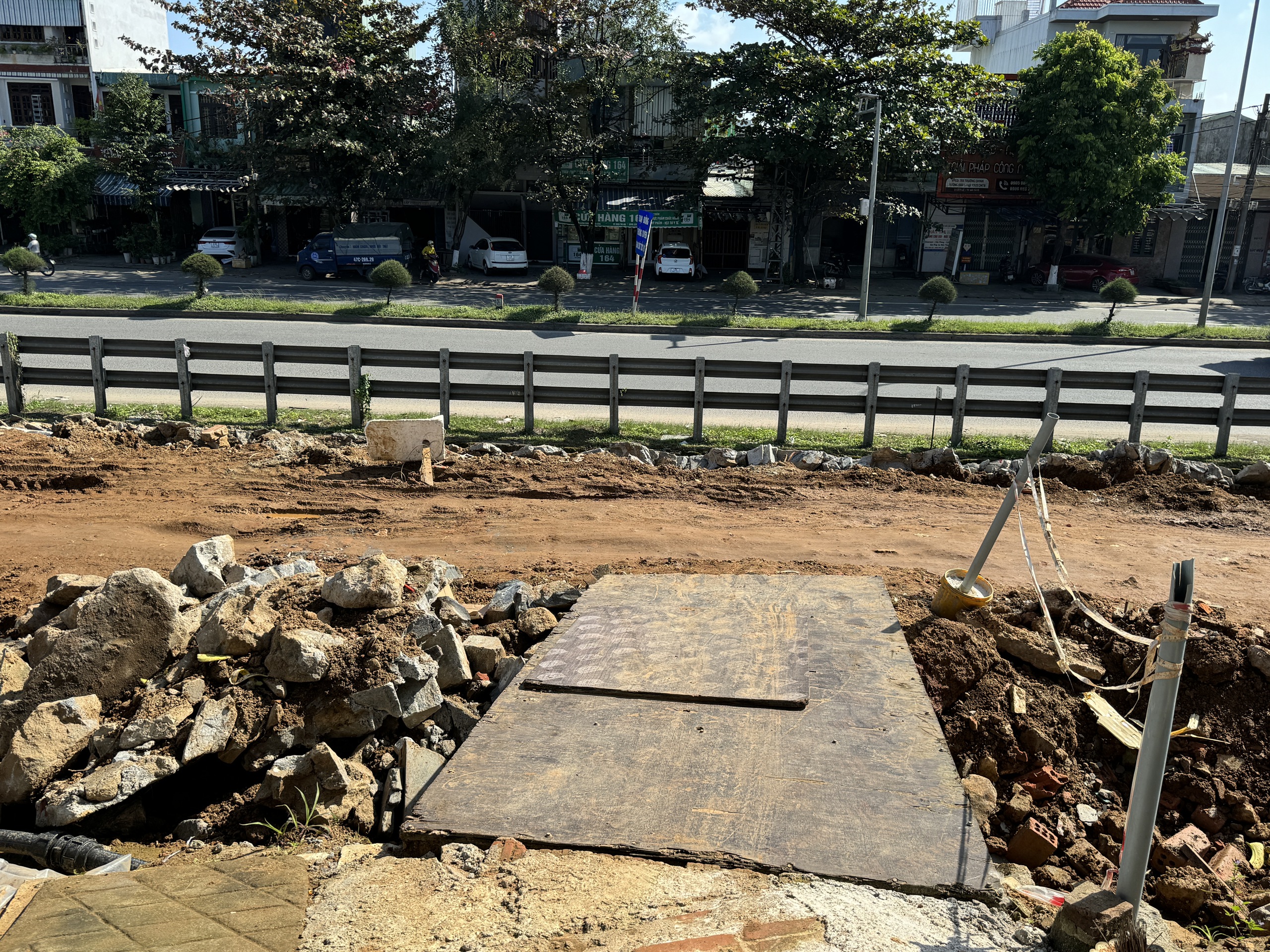 Đà Nẵng: Đường gom dọc đường sắt hơn 1km, 1 năm làm chưa xong- Ảnh 3.