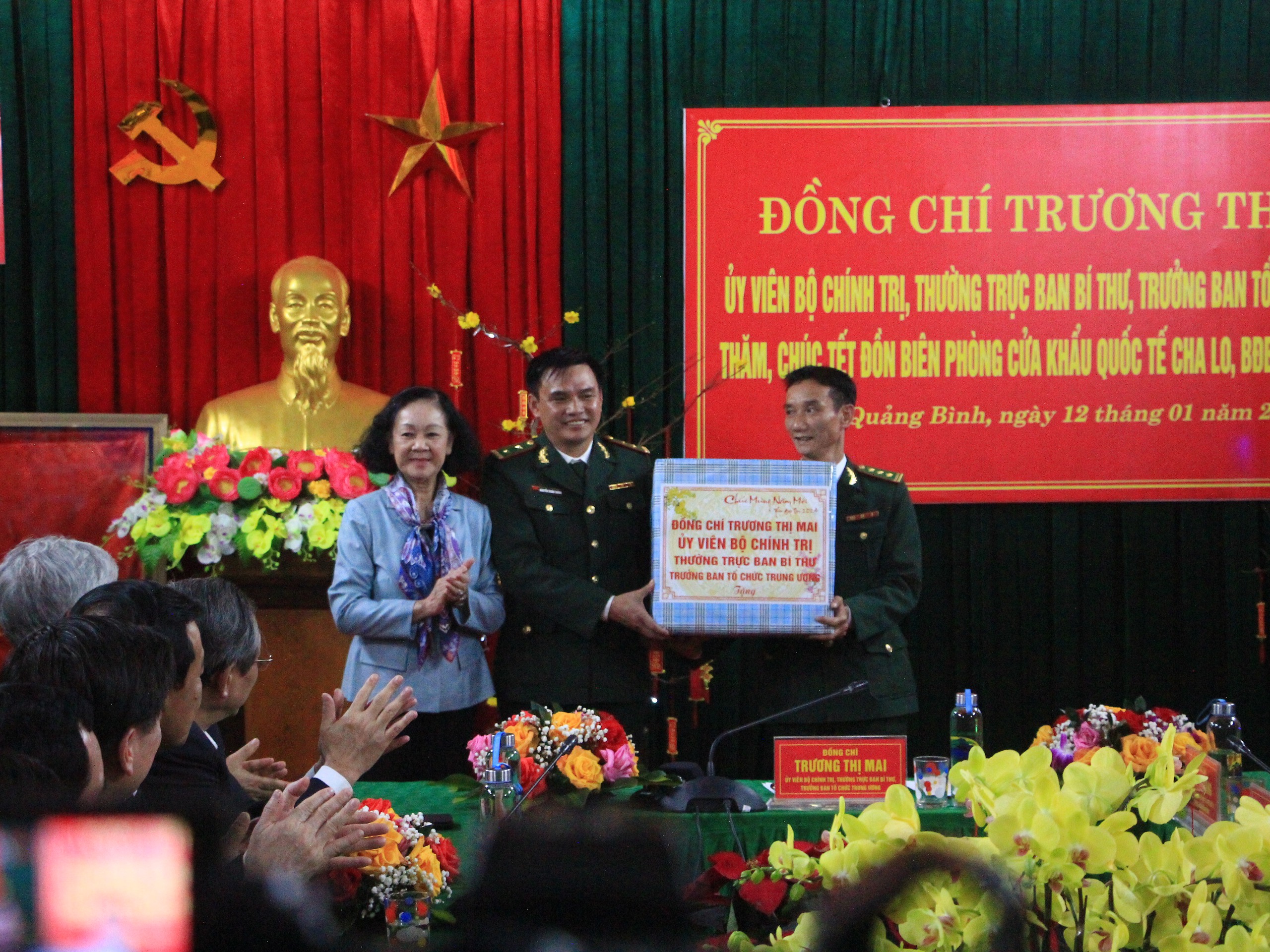 Thường trực Ban B&iacute; thư Trương Thị Mai thăm, tặng qu&agrave; Tết tại Quảng B&igrave;nh- Ảnh 3.