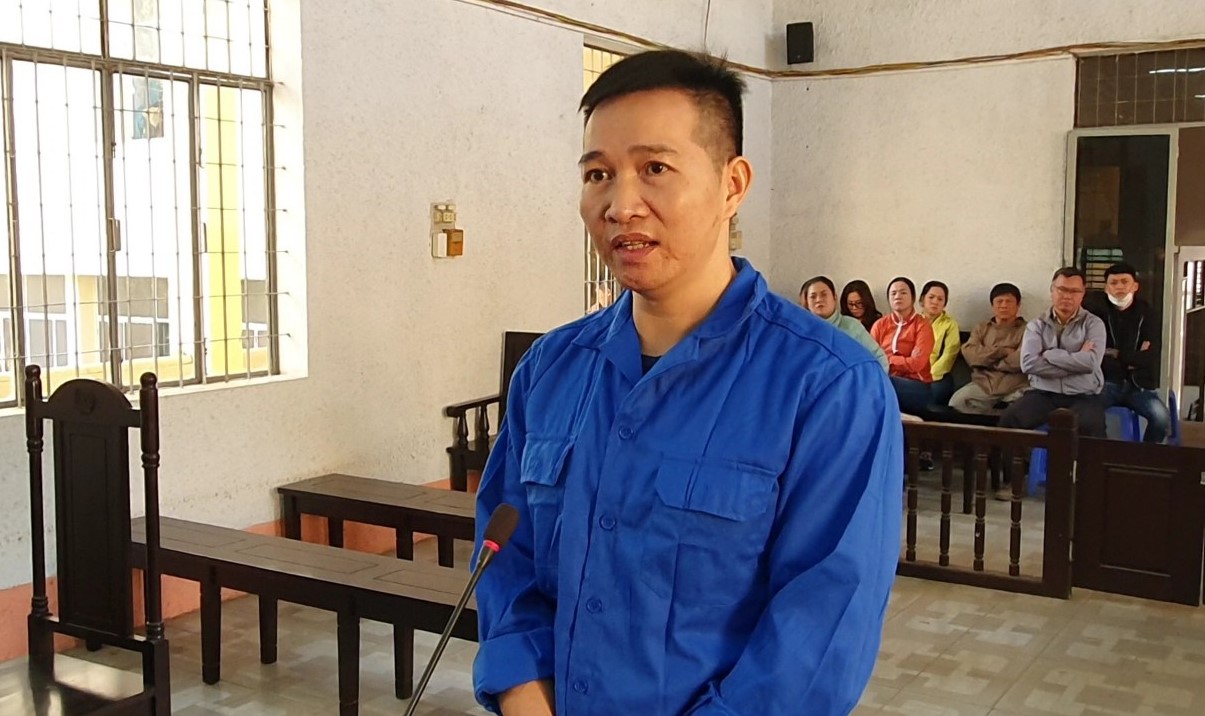 Thấy người t&igrave;nh ngồi tr&ecirc;n xe người đ&agrave;n &ocirc;ng kh&aacute;c, ra tay đ&acirc;m đi&ecirc;n cuồng- Ảnh 1.