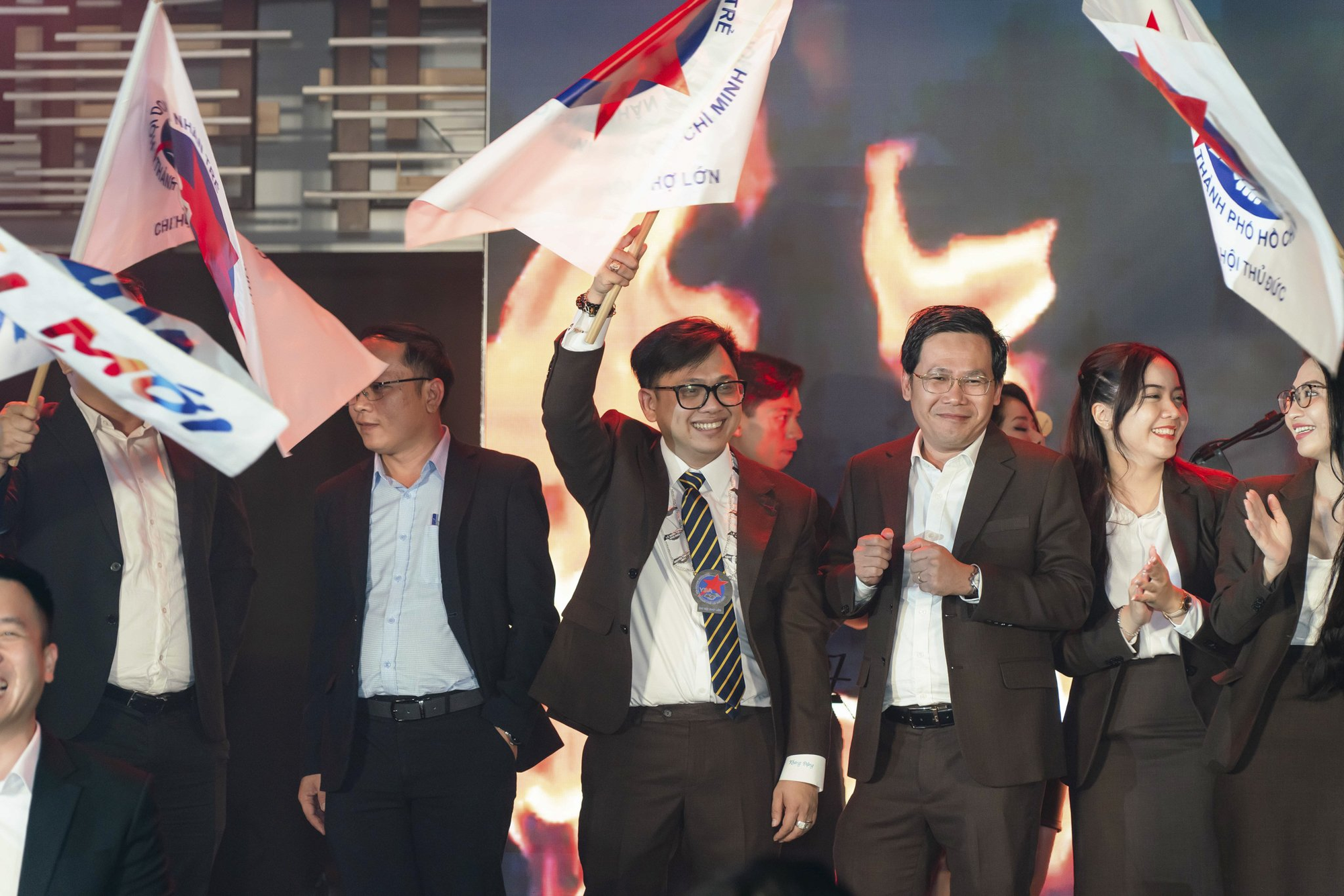 Ông Đặng Viên Khang, được bầu làm Chủ Nhiệm Chi Hội Chợ Lớn Nhiệm Kỳ XII- thuộc Hội Doanh Nhân Trẻ YBA Hồ Chí Minh.- Ảnh 2. Ông Đặng Viên Khang, được bầu làm Chủ Nhiệm Chi Hội Chợ Lớn Nhiệm Kỳ XII- thuộc Hội Doanh Nhân Trẻ YBA Hồ Chí Minh.- Ảnh 2.