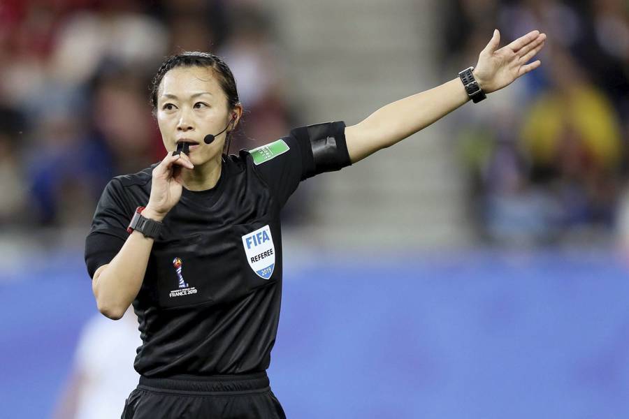 Nữ trọng t&agrave;i đi v&agrave;o lịch sử AFC- Ảnh 2.