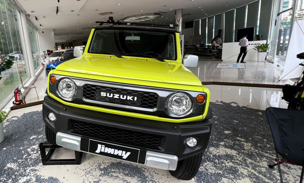 Mẫu xe Suzuki Jimny c&oacute; gi&aacute; khoảng 1 tỉ đồng đang thu h&uacute;t sự ch&uacute; &yacute; của người ti&ecirc;u d&ugrave;ng