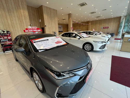 Xe cũ giảm giá mạnh cũng vẫn ít người mua trong tháng Tết