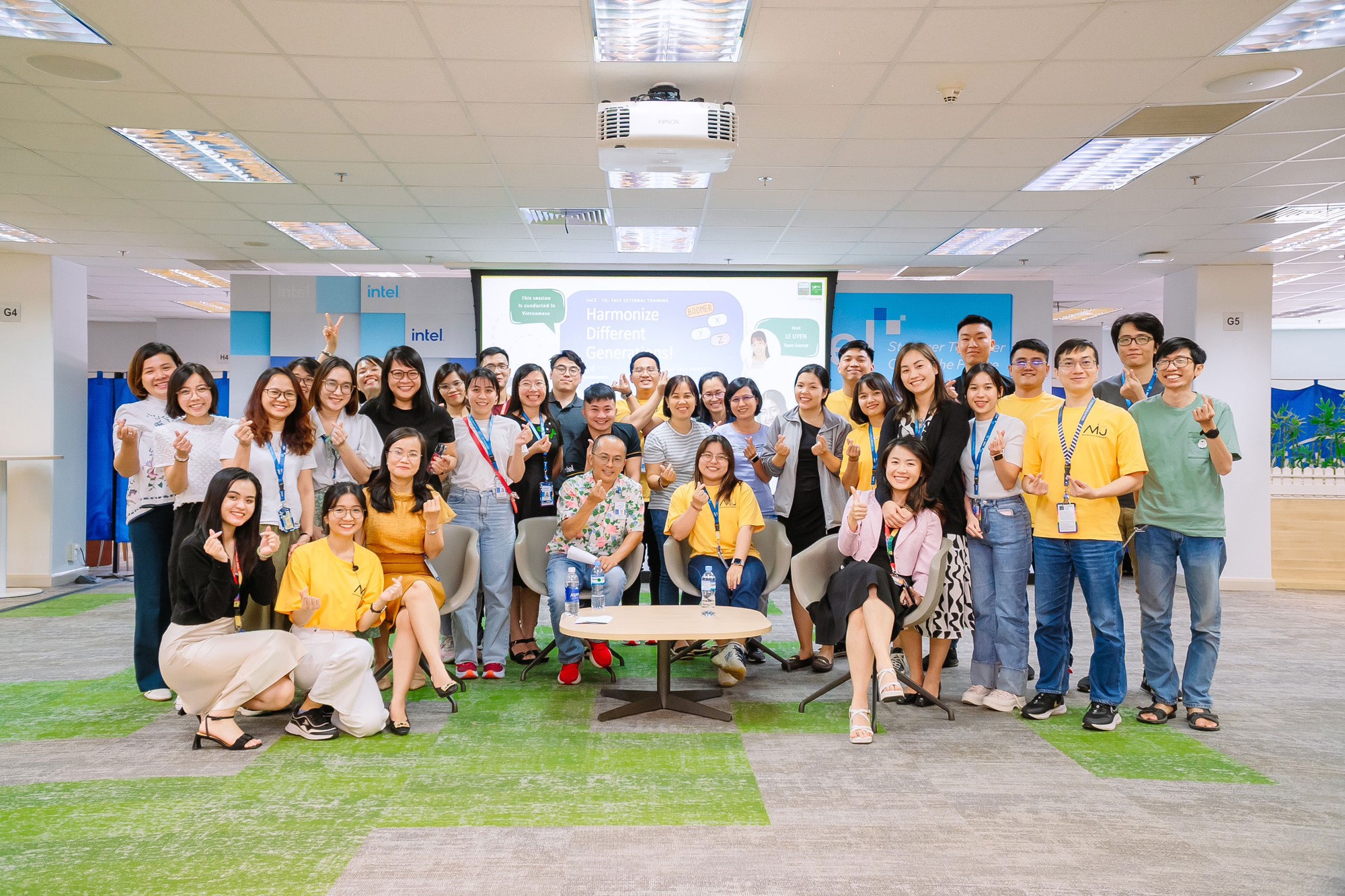 Dung h&ograve;a giữa c&aacute;c thế hệ- Ảnh 2.