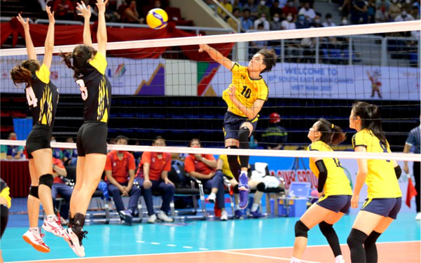 Nguyễn Thị Bích Tuyền (10) thi đấu trong màu áo tuyển Việt Nam tại SEA Games 31 Ảnh: VĂN LINH