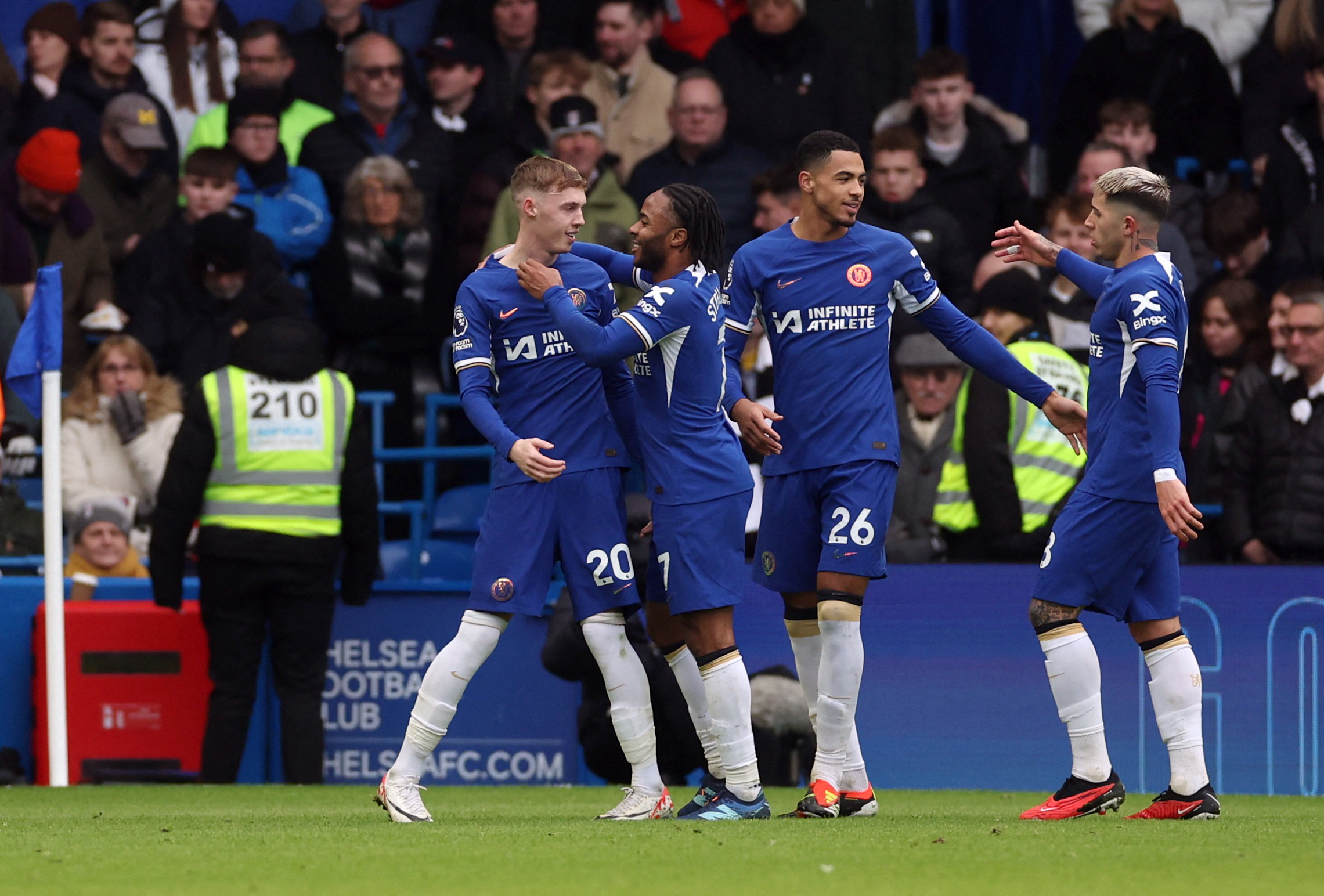 Thắng hú vía Fulham, Chelsea vươn lên Top 8 Ngoại hạng - Ảnh 3.