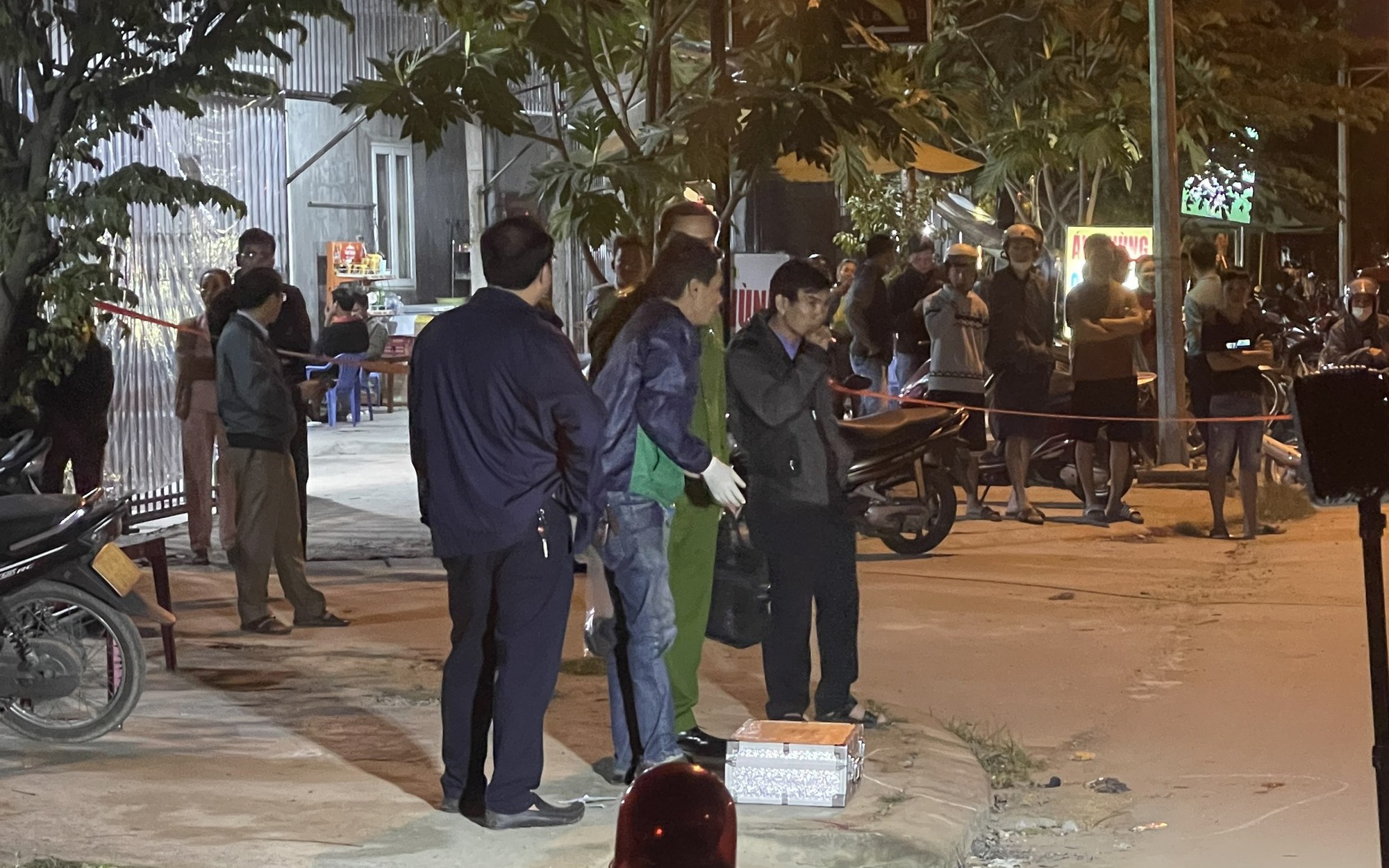 Phó trưởng công an phường hy sinh vì bị đối tượng tâm thần tấn công