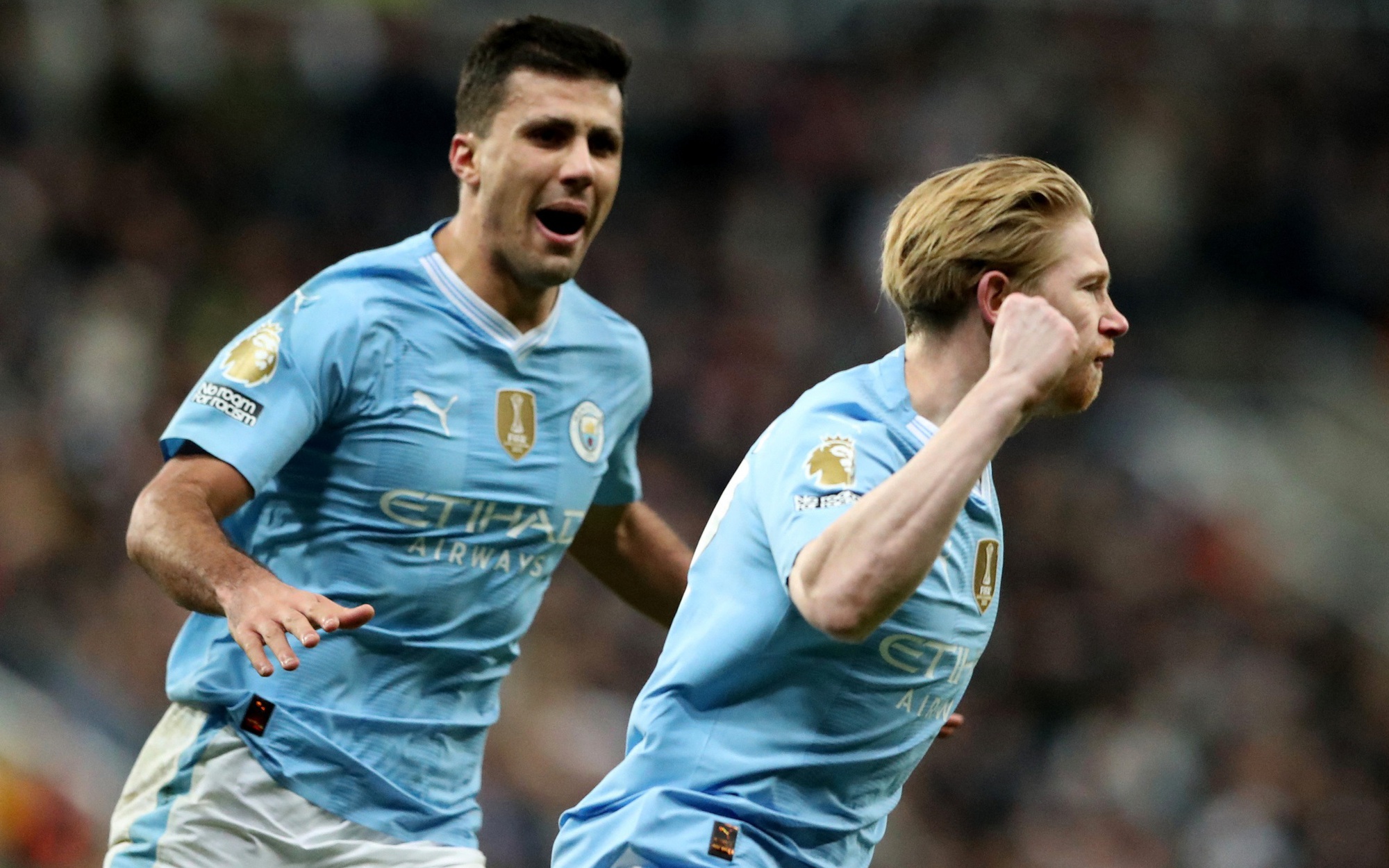 De Bruyne bùng nổ ngày trở lại, Man City ngược dòng quật ngã Newcastle
