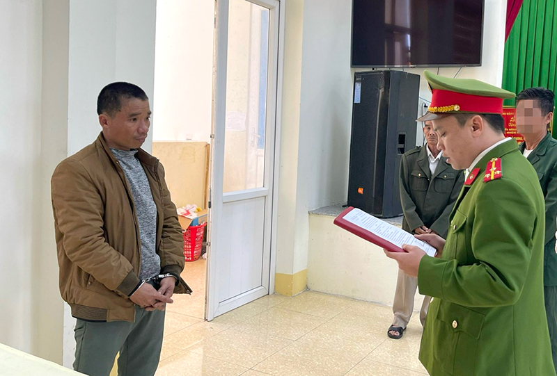 Bắt đối tượng cộm c&aacute;n v&igrave; h&agrave;nh vi ch&eacute;m người- Ảnh 1.