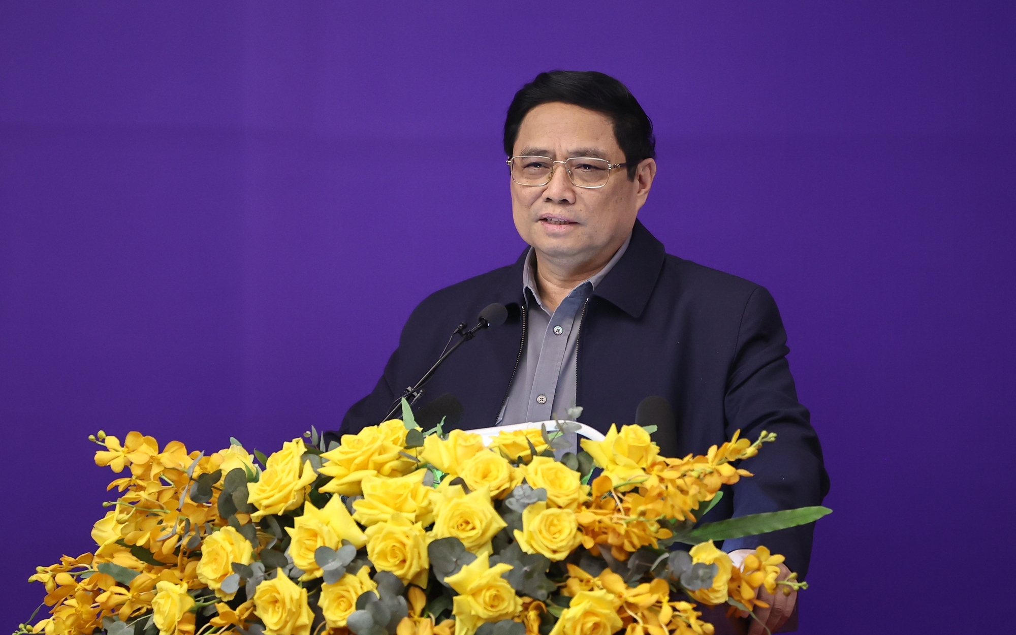 Thủ tướng động viên ngành điện "không hoang mang, lo sợ" trước khó khăn mang tính sự cố, tình thế