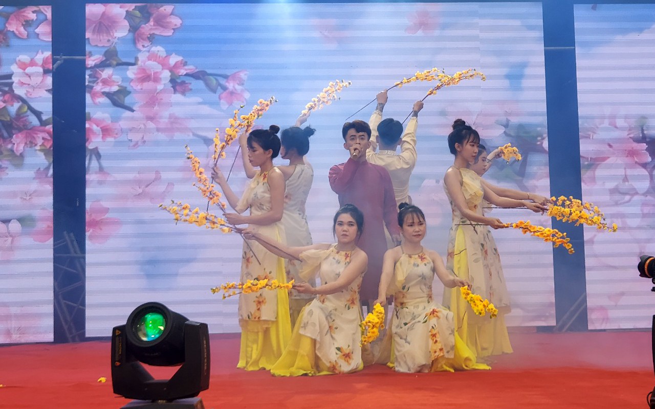 Hơn 1.700 công nhân tại huyện Củ Chi vui Tết sớm