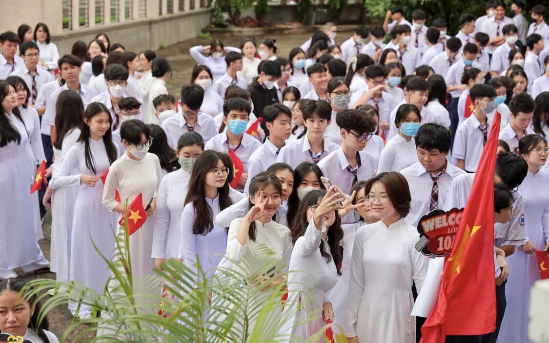Học sinh dạt dào cảm xúc viết "Cảm nhận về Tết trong tôi là..."