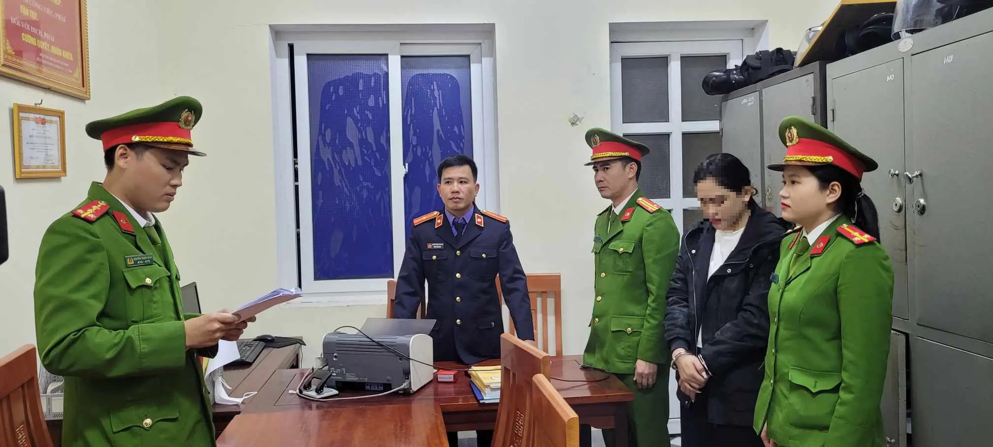 Bắt c&ocirc; g&aacute;i c&oacute; nồng độ cồn cao l&aacute;i xe g&acirc;y tai nạn chết người- Ảnh 1.