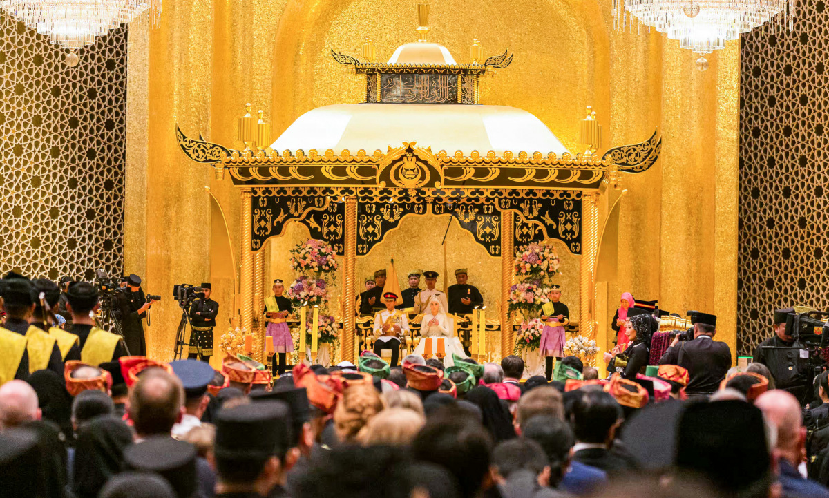 Chi&ecirc;m ngưỡng lễ cưới ho&agrave;nh tr&aacute;ng của Ho&agrave;ng tử Brunei 
- Ảnh 5.