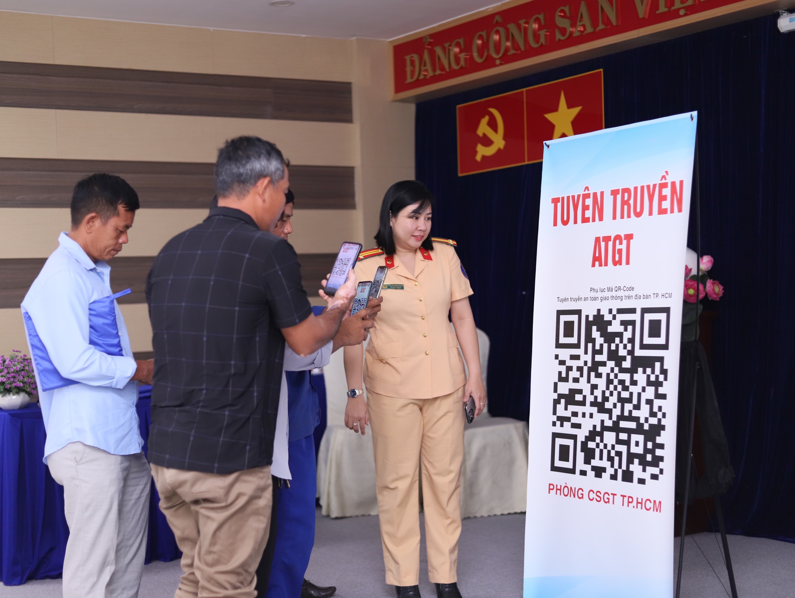 T&agrave;i xế Petrolimex được giải đ&aacute;p: Ăn hoa quả, uống sir&ocirc;.. c&oacute; vi phạm nồng độ cồn kh&ocirc;ng?- Ảnh 1.