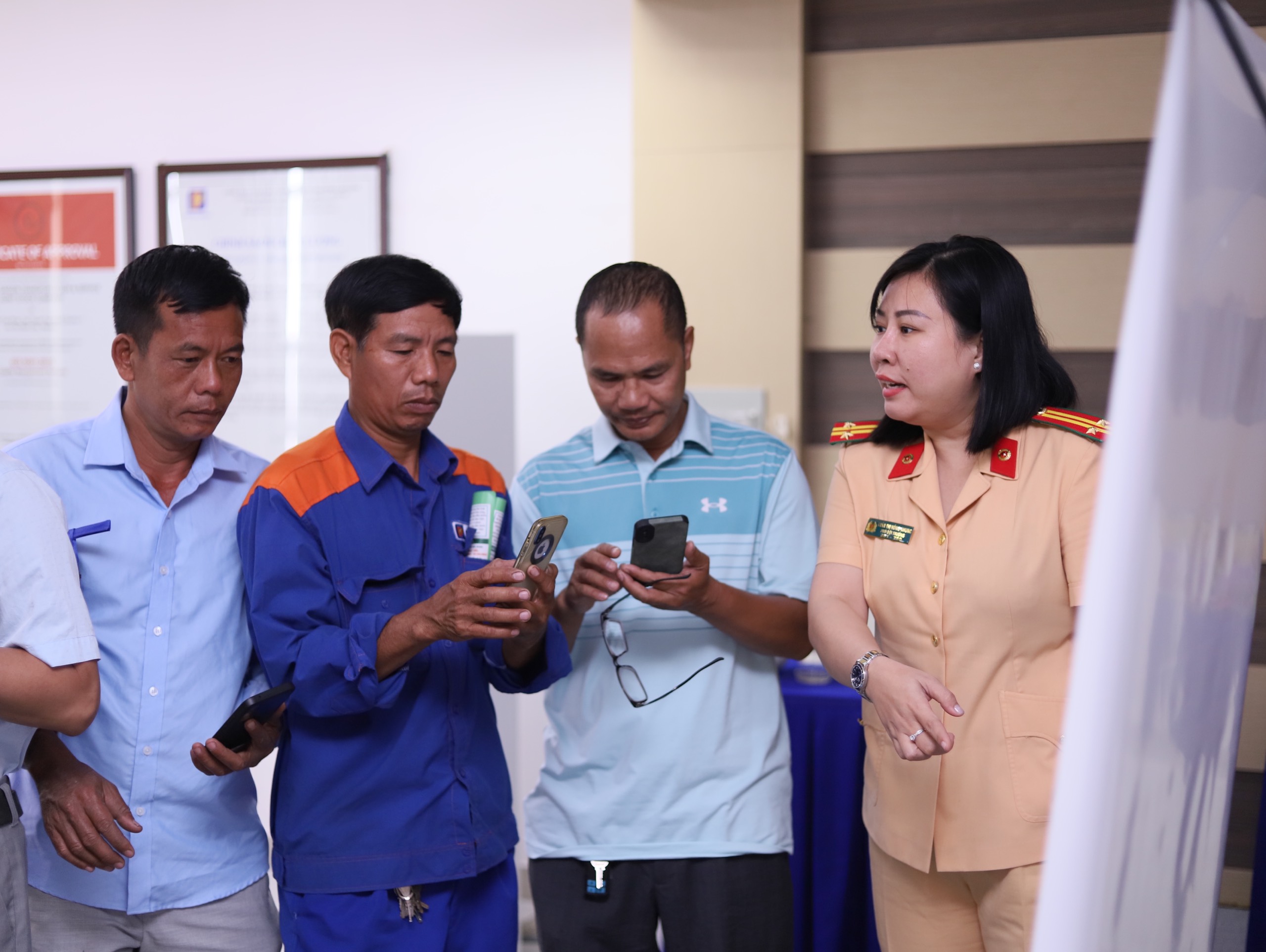 T&agrave;i xế Petrolimex được giải đ&aacute;p: Ăn hoa quả, uống sir&ocirc;.. c&oacute; vi phạm nồng độ cồn kh&ocirc;ng?- Ảnh 4.